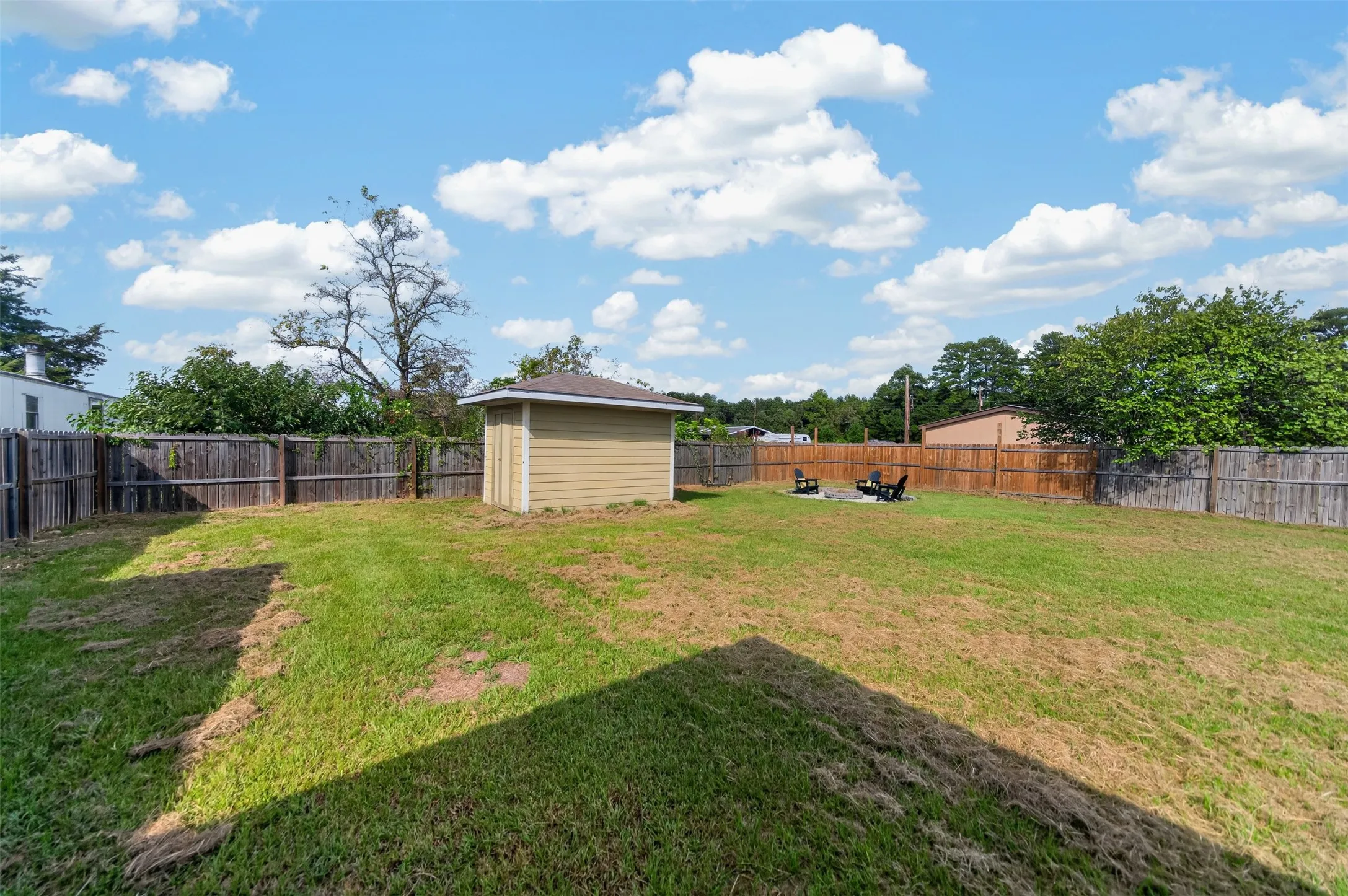 Single Family Residence For Sale in Cherokee County , 1054 Caroline, Bullard, Texas 75757, 3 Bedroom, 1 Bathroom, Garage spaces, 1,125 Sqft, built in 2009, mls#21406400, Real Estate Agent in Bullard, Homes For Sale in Cherokee county, Homes For Sale in Bullard, Realtor in Bullard Texas, Real Estate Brokerage Independent Realty Texas, Luminita Cordes Realtor