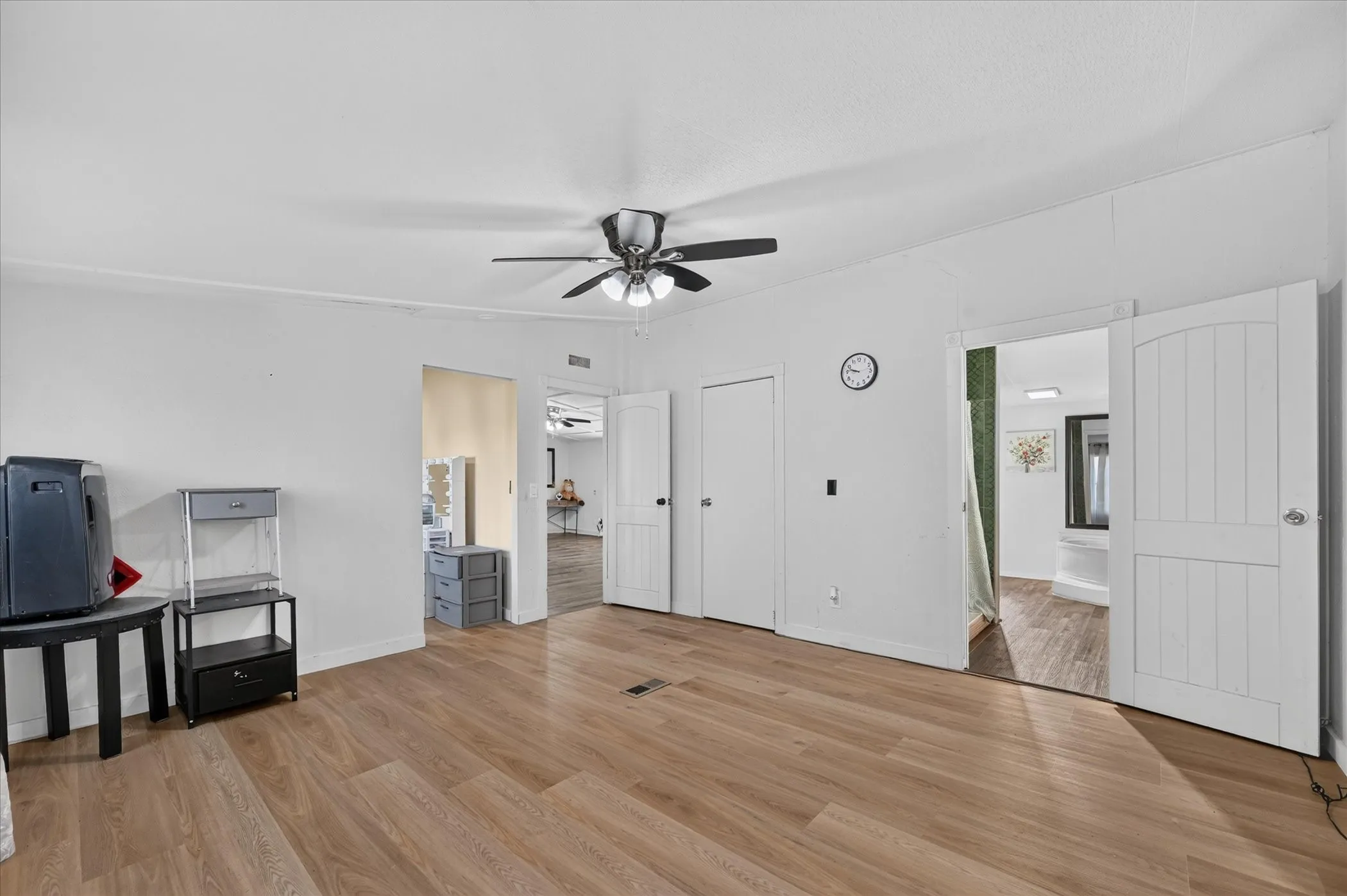 Mobile Home For Sale in Rockwall County , 346 E Highline Drive, Royse City, Texas 75189, 4 Bedroom, 2 Bathroom, Garage spaces, 1,792 Sqft, built in 1999, mls#21406118, Real Estate Agent in Royse City, Homes For Sale in Rockwall county, Homes For Sale in Royse City, Realtor in Royse City Texas, Real Estate Brokerage Independent Realty Texas, Luminita Cordes Realtor