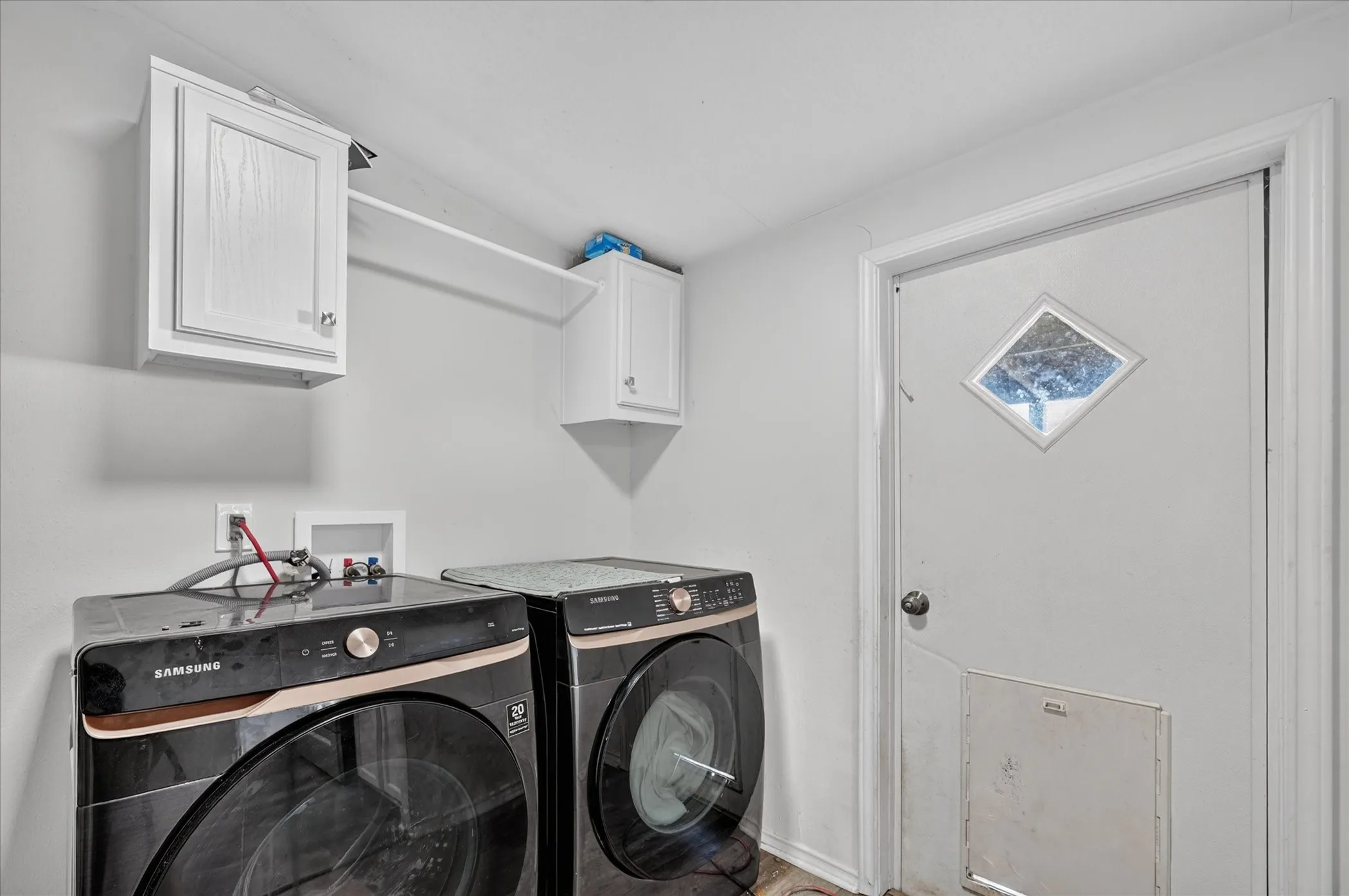 Mobile Home For Sale in Rockwall County , 346 E Highline Drive, Royse City, Texas 75189, 4 Bedroom, 2 Bathroom, Garage spaces, 1,792 Sqft, built in 1999, mls#21406118, Real Estate Agent in Royse City, Homes For Sale in Rockwall county, Homes For Sale in Royse City, Realtor in Royse City Texas, Real Estate Brokerage Independent Realty Texas, Luminita Cordes Realtor