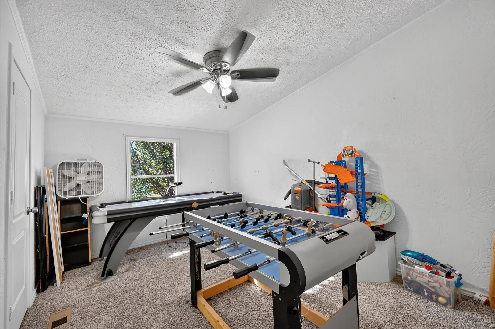 Mobile Home For Sale in Rockwall County , 346 E Highline Drive, Royse City, Texas 75189, 4 Bedroom, 2 Bathroom, Garage spaces, 1,792 Sqft, built in 1999, mls#21406118, Real Estate Agent in Royse City, Homes For Sale in Rockwall county, Homes For Sale in Royse City, Realtor in Royse City Texas, Real Estate Brokerage Independent Realty Texas, Luminita Cordes Realtor