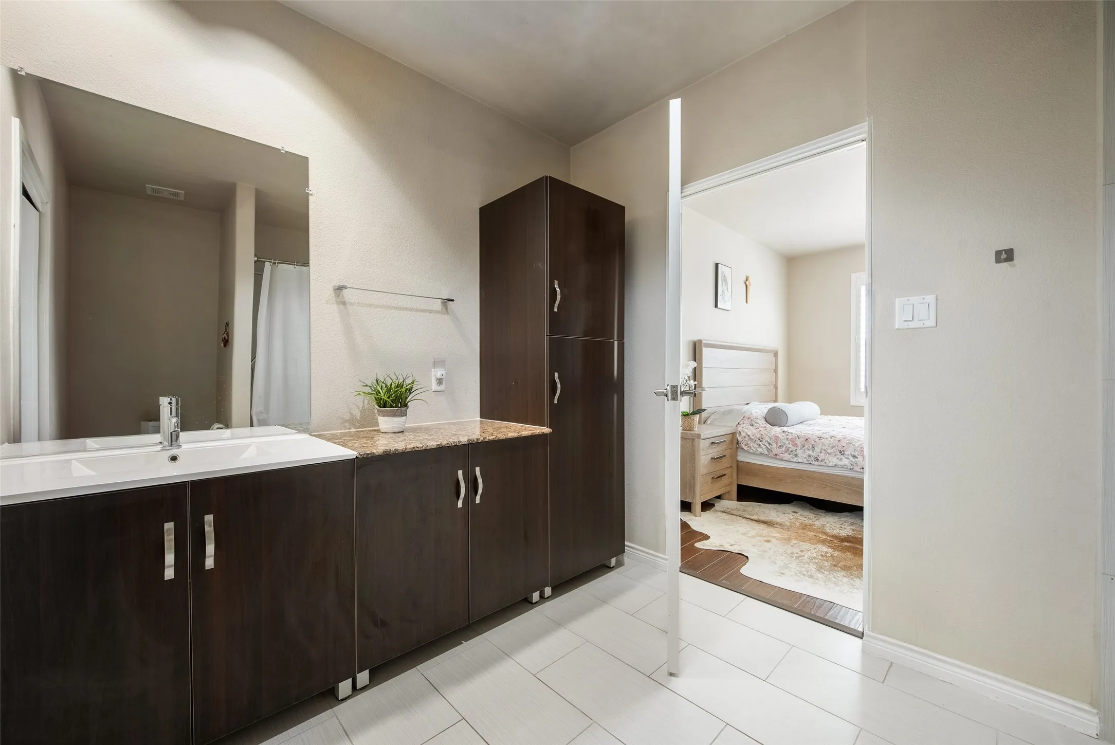 Condominium For Sale in Dallas County , 1100 W Trinity Mills Road 3028, Carrollton, Texas 75006, 2 Bedroom, 2 Bathroom, 1 Garage spaces, 1,100 Sqft, built in 2012, mls#21406401, Real Estate Agent in Carrollton, Homes For Sale in Dallas county, Homes For Sale in Carrollton, Realtor in Carrollton Texas, Real Estate Brokerage Independent Realty Texas, Luminita Cordes Realtor