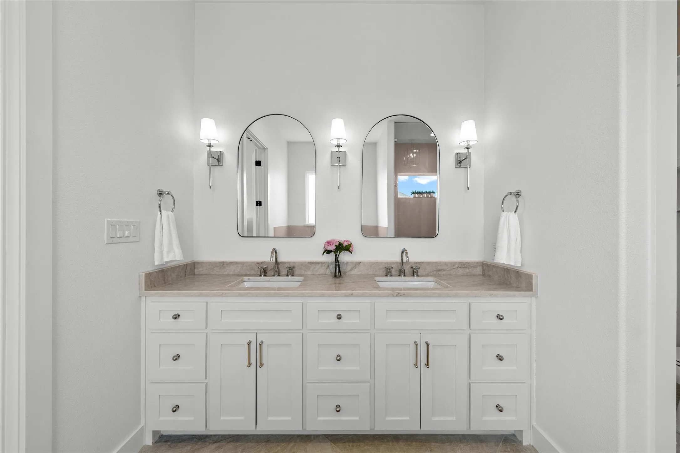 Single Family Residence For Sale in Mc Lennan County , 1321 Tahonta Drive, Hewitt, Texas 76643, 4 Bedroom, 3 Bathroom, 2 Garage spaces, 2,621 Sqft, built in 2026, mls#21405738, Real Estate Agent in Hewitt, Homes For Sale in Mc Lennan county, Homes For Sale in Hewitt, Realtor in Hewitt Texas, Real Estate Brokerage Independent Realty Texas, Luminita Cordes Realtor