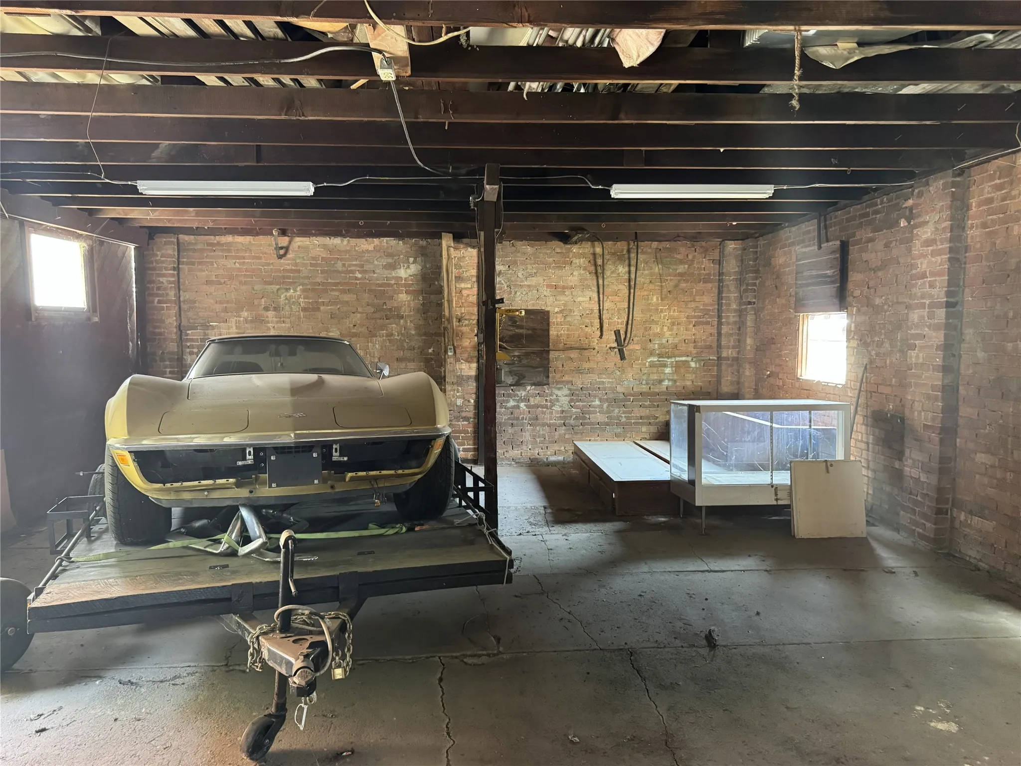 Warehouse For Rent in Grayson County , 110 S Houston Avenue Garage, Denison, Texas 75021, 0, 0, Garage spaces, 0 Sqft, built in 1900, mls#21406406, Real Estate Agent in Denison, Homes For Rent in Grayson county, Homes For Rent in Denison, Realtor in Denison Texas, Real Estate Brokerage Independent Realty Texas, Luminita Cordes Realtor