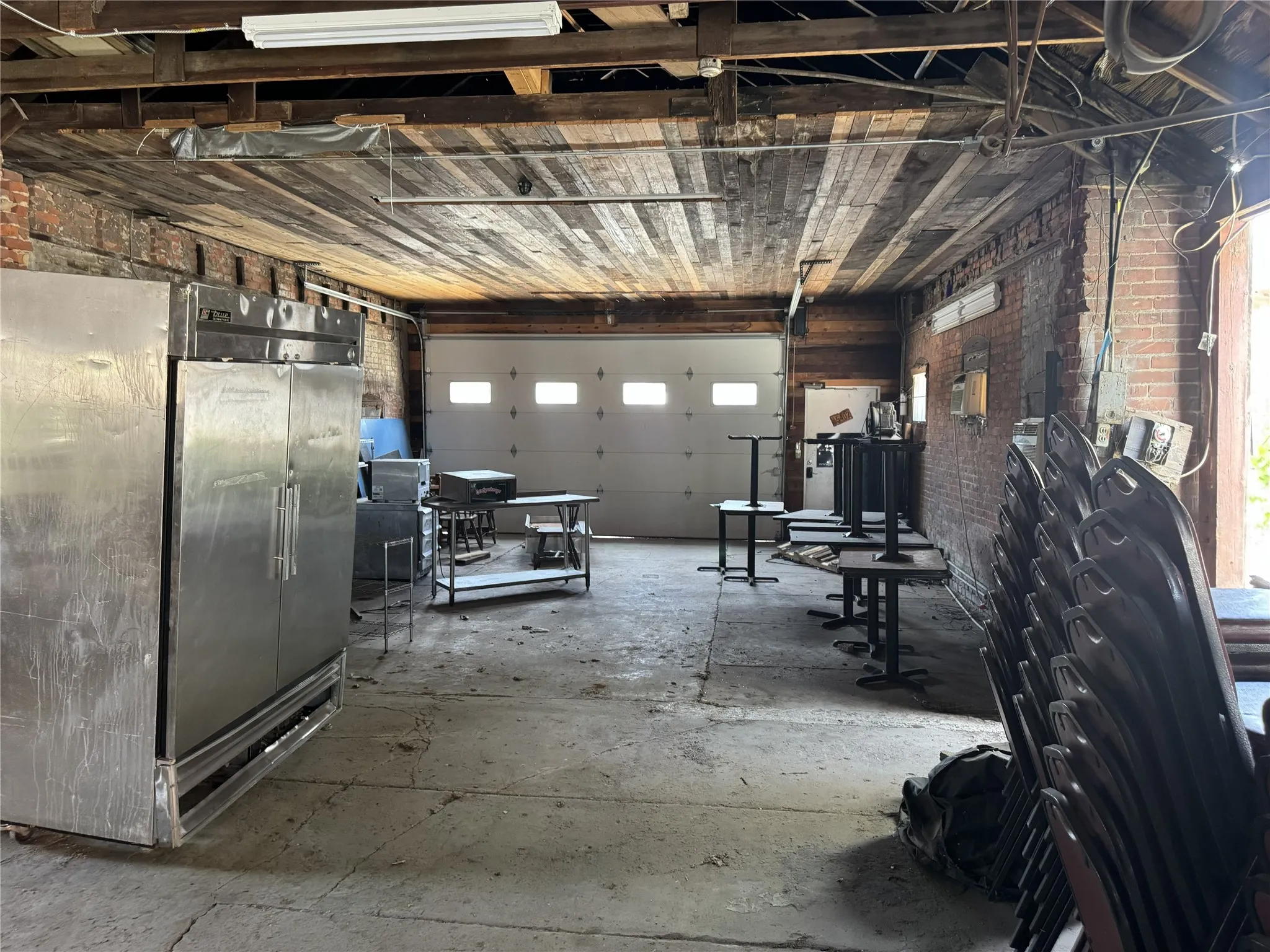 Warehouse For Rent in Grayson County , 110 S Houston Avenue Garage, Denison, Texas 75021, 0, 0, Garage spaces, 0 Sqft, built in 1900, mls#21406406, Real Estate Agent in Denison, Homes For Rent in Grayson county, Homes For Rent in Denison, Realtor in Denison Texas, Real Estate Brokerage Independent Realty Texas, Luminita Cordes Realtor