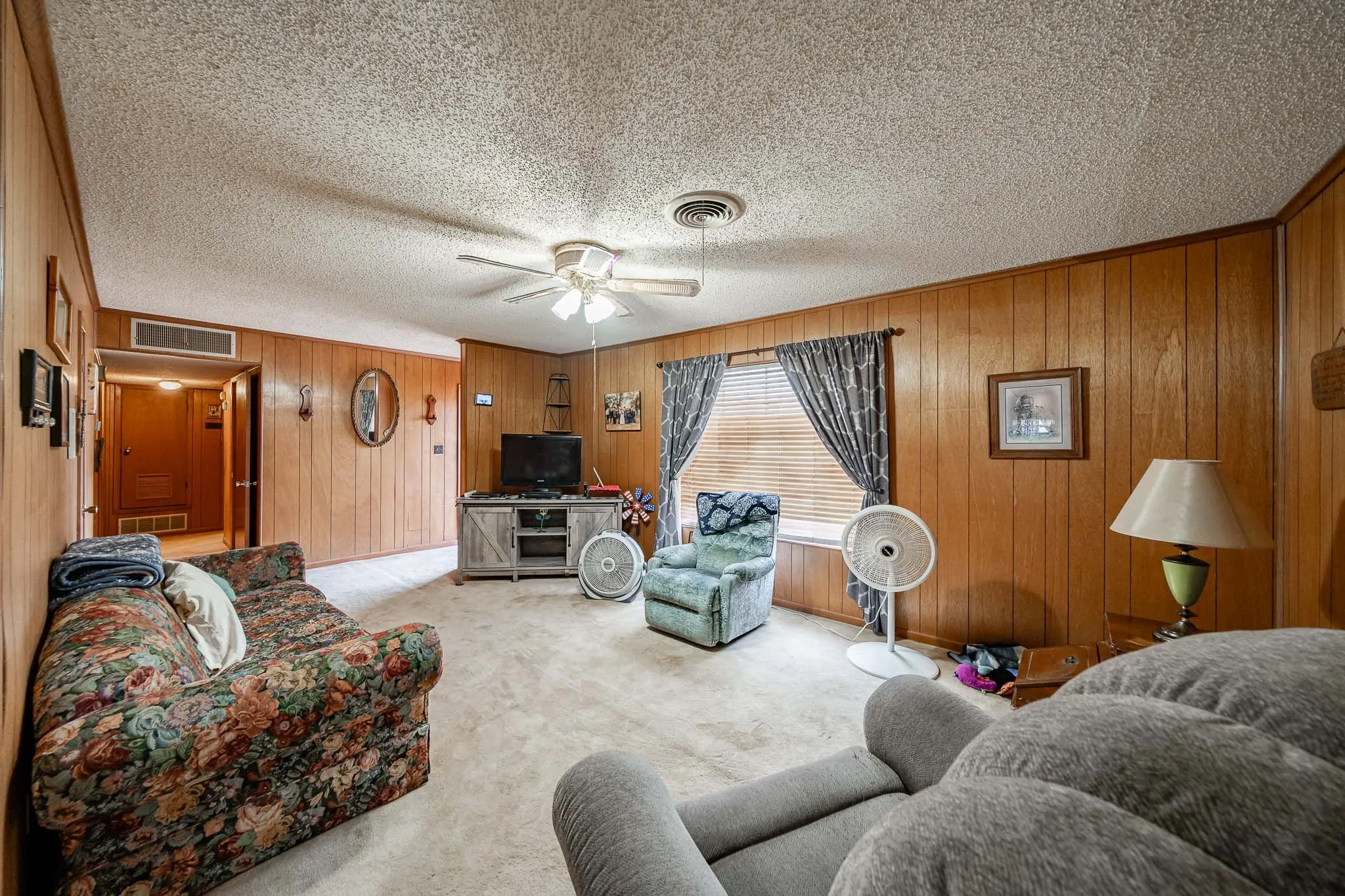 Single Family Residence For Sale in Jones County , 1532 6th Street, Anson, Texas 79501, 3 Bedroom, 1 Bathroom, 1 Garage spaces, 1,308 Sqft, built in 1973, mls#21406405, Real Estate Agent in Anson, Homes For Sale in Jones county, Homes For Sale in Anson, Realtor in Anson Texas, Real Estate Brokerage Independent Realty Texas, Luminita Cordes Realtor