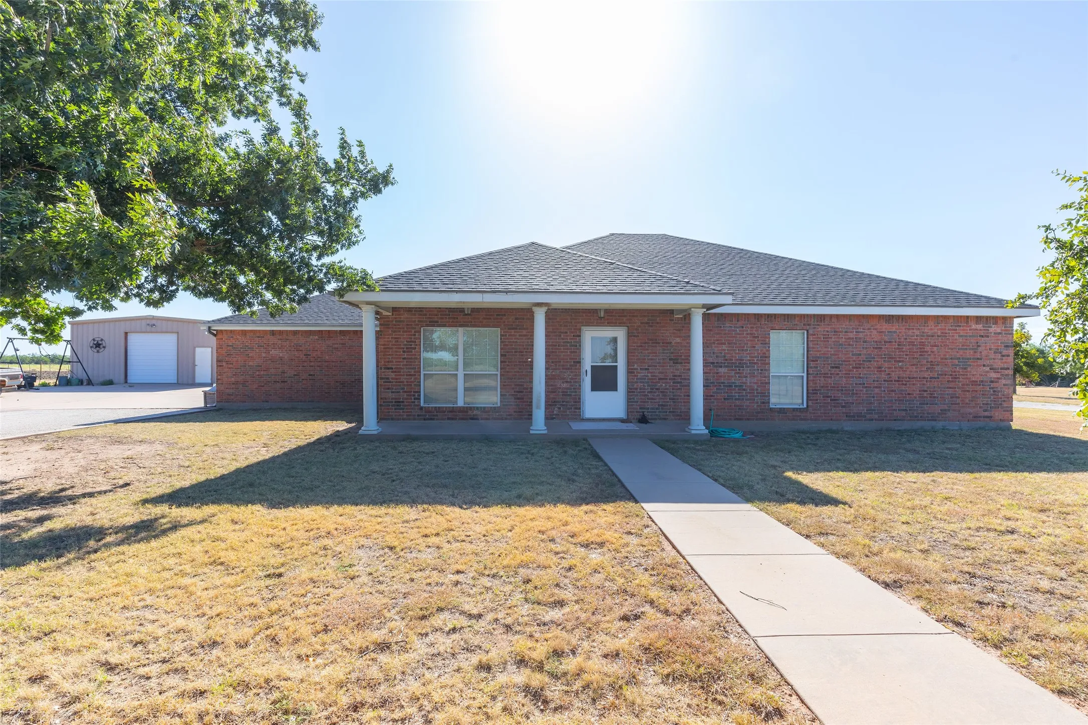 Farm For Sale in Taylor County , 2313 Potosi Road, Abilene, Texas 79602, 3 Bedroom, 2 Bathroom, 3 Garage spaces, 1,488 Sqft, built in 2004, mls#21404559, Real Estate Agent in Abilene, Homes For Sale in Taylor county, Homes For Sale in Abilene, Realtor in Abilene Texas, Real Estate Brokerage Independent Realty Texas, Luminita Cordes Realtor