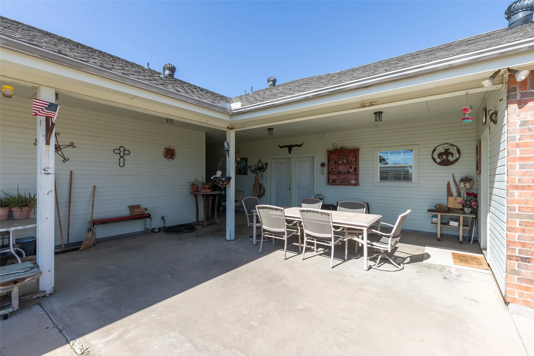 Farm For Sale in Taylor County , 2313 Potosi Road, Abilene, Texas 79602, 3 Bedroom, 2 Bathroom, 3 Garage spaces, 1,488 Sqft, built in 2004, mls#21404559, Real Estate Agent in Abilene, Homes For Sale in Taylor county, Homes For Sale in Abilene, Realtor in Abilene Texas, Real Estate Brokerage Independent Realty Texas, Luminita Cordes Realtor