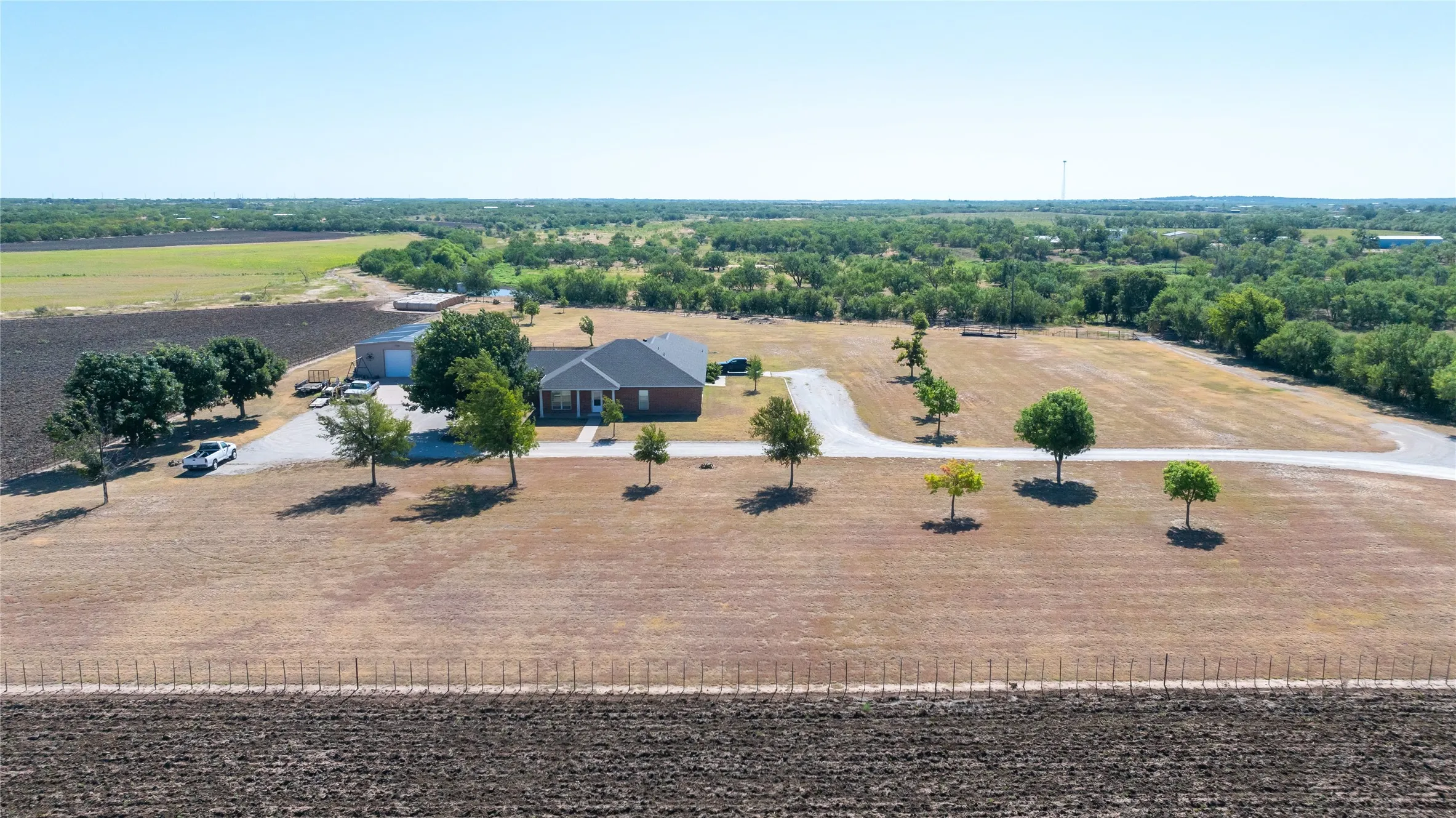 Farm For Sale in Taylor County , 2313 Potosi Road, Abilene, Texas 79602, 3 Bedroom, 2 Bathroom, 3 Garage spaces, 1,488 Sqft, built in 2004, mls#21404559, Real Estate Agent in Abilene, Homes For Sale in Taylor county, Homes For Sale in Abilene, Realtor in Abilene Texas, Real Estate Brokerage Independent Realty Texas, Luminita Cordes Realtor