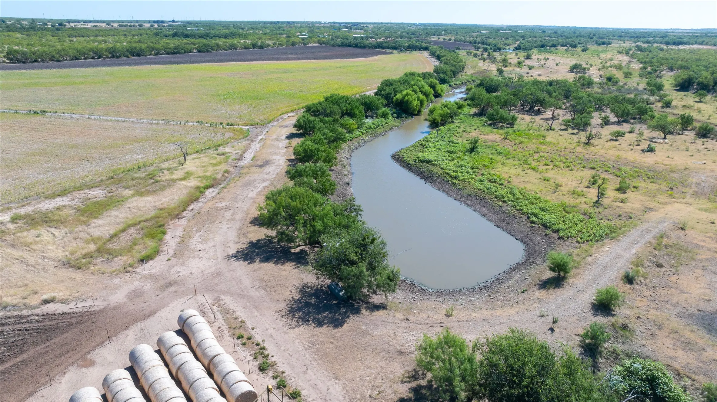 Farm For Sale in Taylor County , 2313 Potosi Road, Abilene, Texas 79602, 3 Bedroom, 2 Bathroom, 3 Garage spaces, 1,488 Sqft, built in 2004, mls#21404559, Real Estate Agent in Abilene, Homes For Sale in Taylor county, Homes For Sale in Abilene, Realtor in Abilene Texas, Real Estate Brokerage Independent Realty Texas, Luminita Cordes Realtor