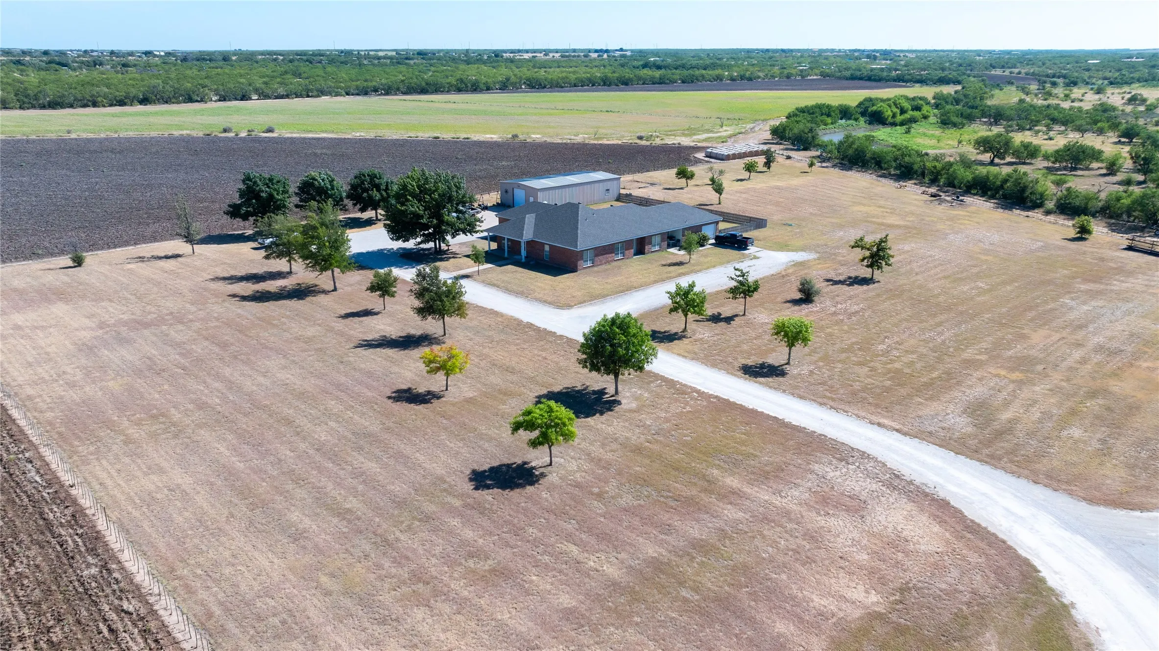 Farm For Sale in Taylor County , 2313 Potosi Road, Abilene, Texas 79602, 3 Bedroom, 2 Bathroom, 3 Garage spaces, 1,488 Sqft, built in 2004, mls#21404559, Real Estate Agent in Abilene, Homes For Sale in Taylor county, Homes For Sale in Abilene, Realtor in Abilene Texas, Real Estate Brokerage Independent Realty Texas, Luminita Cordes Realtor
