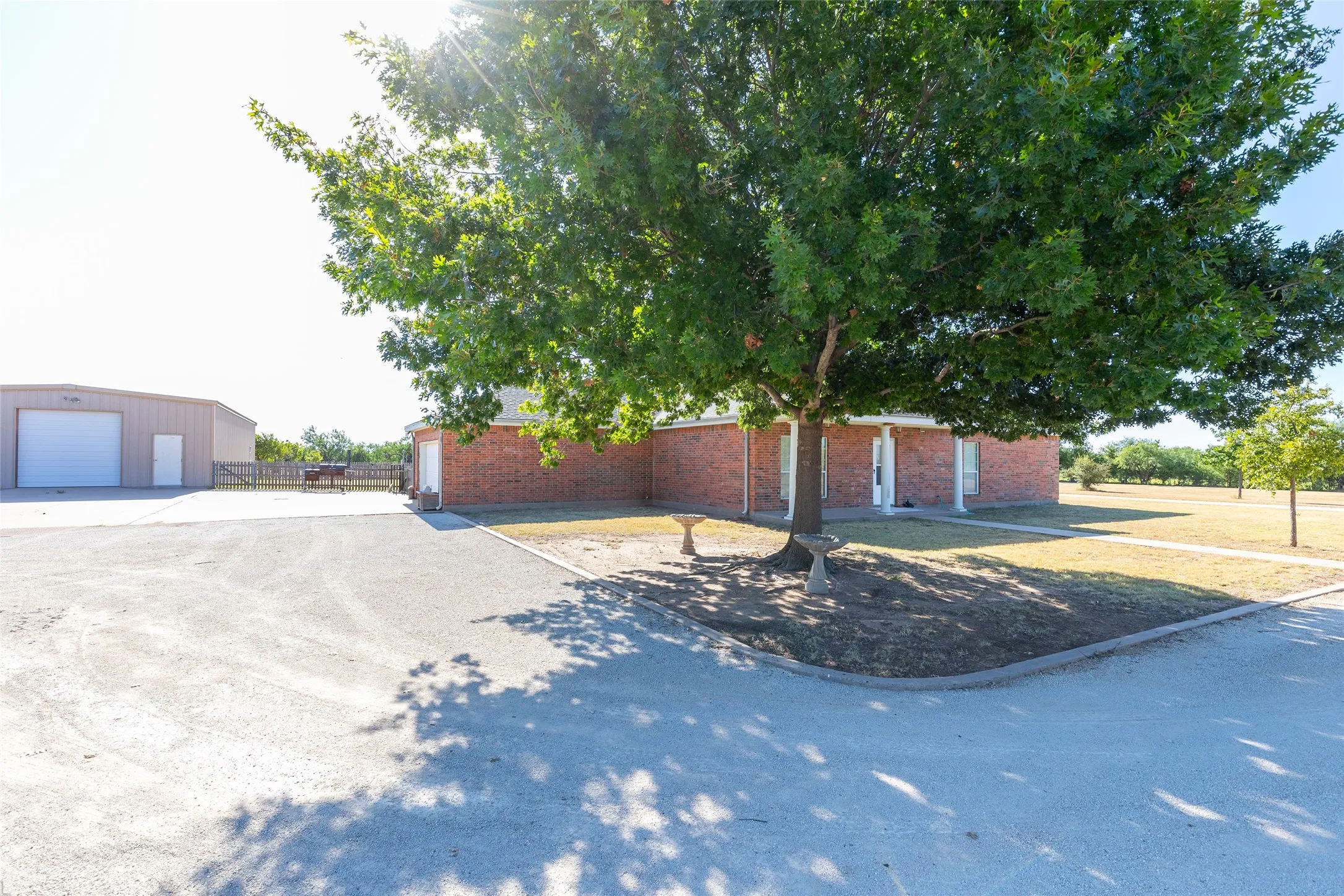 Farm For Sale in Taylor County , 2313 Potosi Road, Abilene, Texas 79602, 3 Bedroom, 2 Bathroom, 3 Garage spaces, 1,488 Sqft, built in 2004, mls#21404559, Real Estate Agent in Abilene, Homes For Sale in Taylor county, Homes For Sale in Abilene, Realtor in Abilene Texas, Real Estate Brokerage Independent Realty Texas, Luminita Cordes Realtor