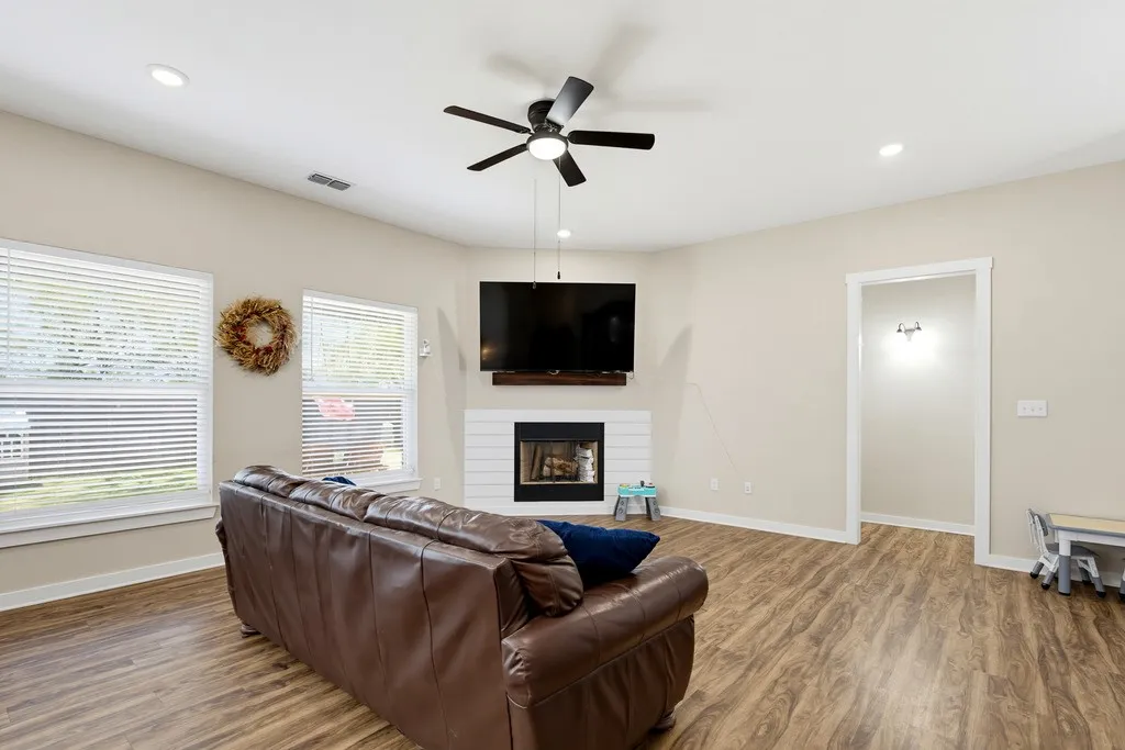 Single Family Residence For Sale in Taylor County , 273 Gatling Street, Tuscola, Texas 79562, 4 Bedroom, 2 Bathroom, 2 Garage spaces, 1,928 Sqft, built in 2022, mls#21404288, Real Estate Agent in Tuscola, Homes For Sale in Taylor county, Homes For Sale in Tuscola, Realtor in Tuscola Texas, Real Estate Brokerage Independent Realty Texas, Luminita Cordes Realtor