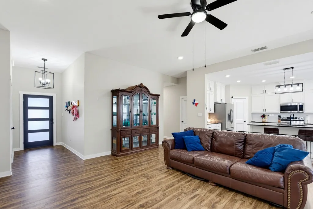 Single Family Residence For Sale in Taylor County , 273 Gatling Street, Tuscola, Texas 79562, 4 Bedroom, 2 Bathroom, 2 Garage spaces, 1,928 Sqft, built in 2022, mls#21404288, Real Estate Agent in Tuscola, Homes For Sale in Taylor county, Homes For Sale in Tuscola, Realtor in Tuscola Texas, Real Estate Brokerage Independent Realty Texas, Luminita Cordes Realtor