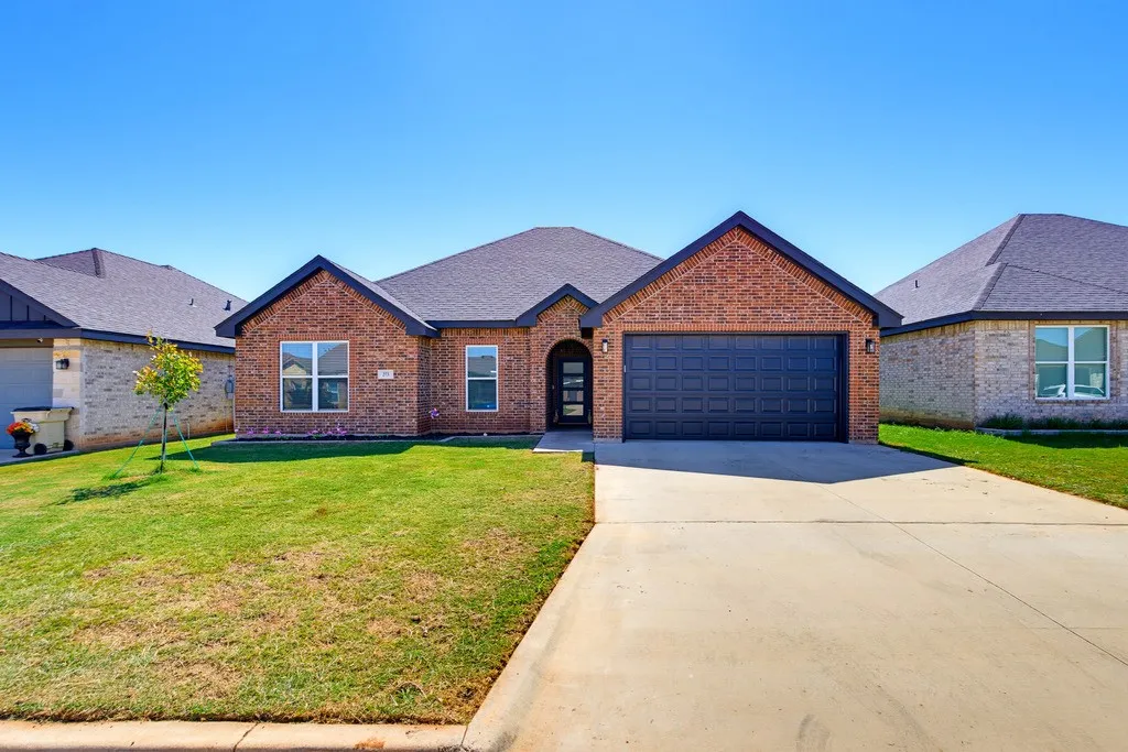 Single Family Residence For Sale in Taylor County , 273 Gatling Street, Tuscola, Texas 79562, 4 Bedroom, 2 Bathroom, 2 Garage spaces, 1,928 Sqft, built in 2022, mls#21404288, Real Estate Agent in Tuscola, Homes For Sale in Taylor county, Homes For Sale in Tuscola, Realtor in Tuscola Texas, Real Estate Brokerage Independent Realty Texas, Luminita Cordes Realtor