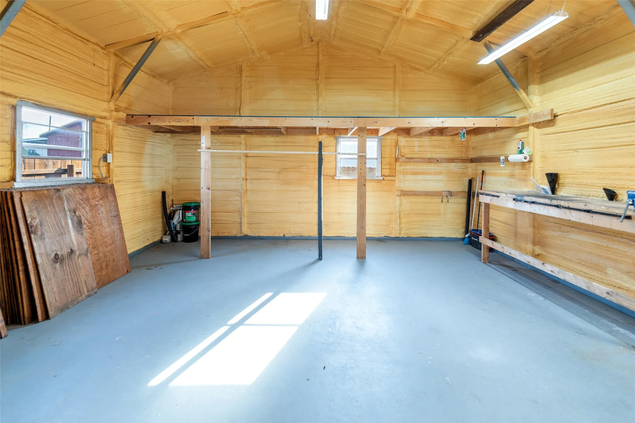Mobile Home For Sale in Wood County , 340 Apache, Quitman, Texas 75783, 2 Bedroom, 1 Bathroom, 2 Garage spaces, 800 Sqft, built in 2021, mls#21406371, Real Estate Agent in Quitman, Homes For Sale in Wood county, Homes For Sale in Quitman, Realtor in Quitman Texas, Real Estate Brokerage Independent Realty Texas, Luminita Cordes Realtor