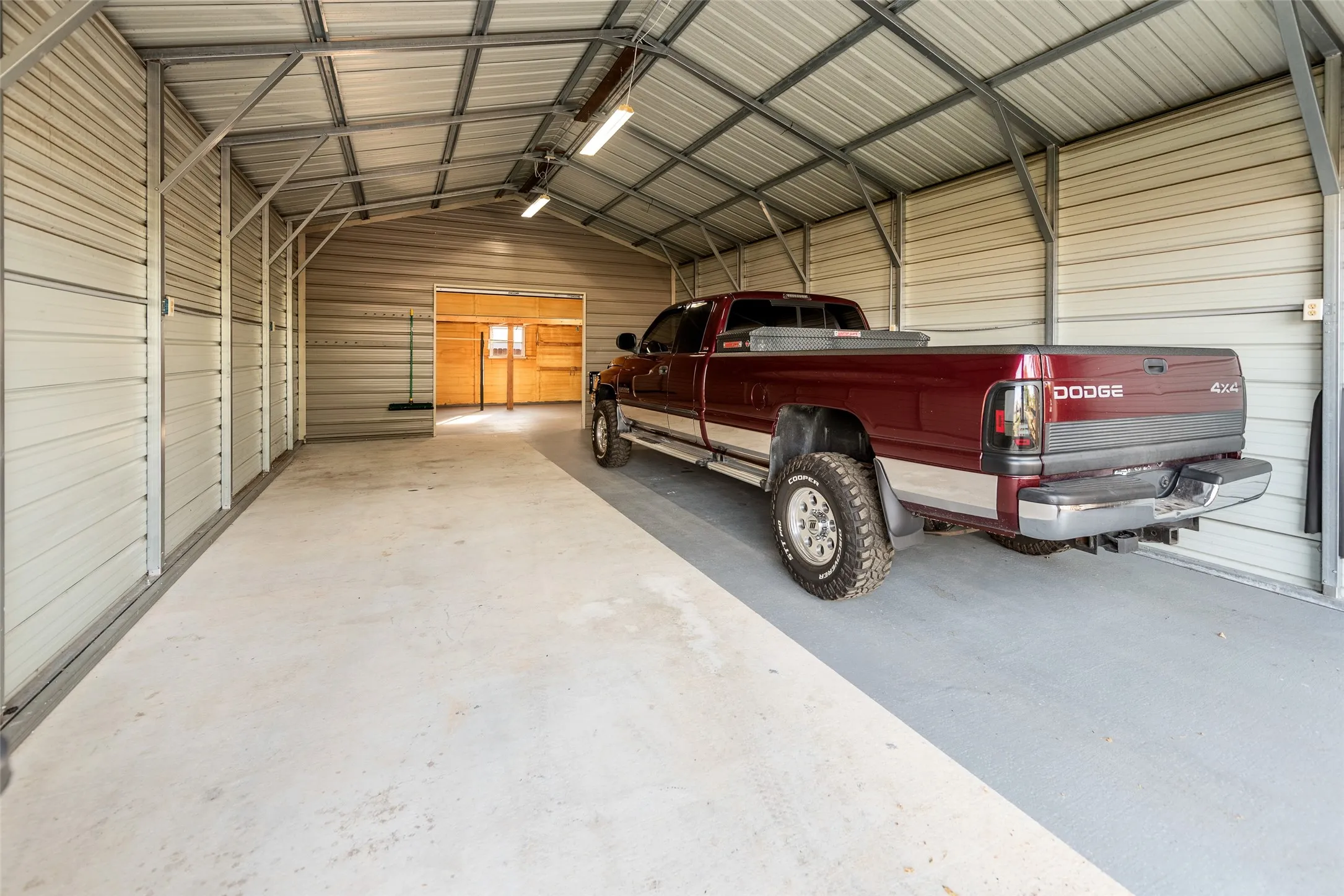 Mobile Home For Sale in Wood County , 340 Apache, Quitman, Texas 75783, 2 Bedroom, 1 Bathroom, 2 Garage spaces, 800 Sqft, built in 2021, mls#21406371, Real Estate Agent in Quitman, Homes For Sale in Wood county, Homes For Sale in Quitman, Realtor in Quitman Texas, Real Estate Brokerage Independent Realty Texas, Luminita Cordes Realtor