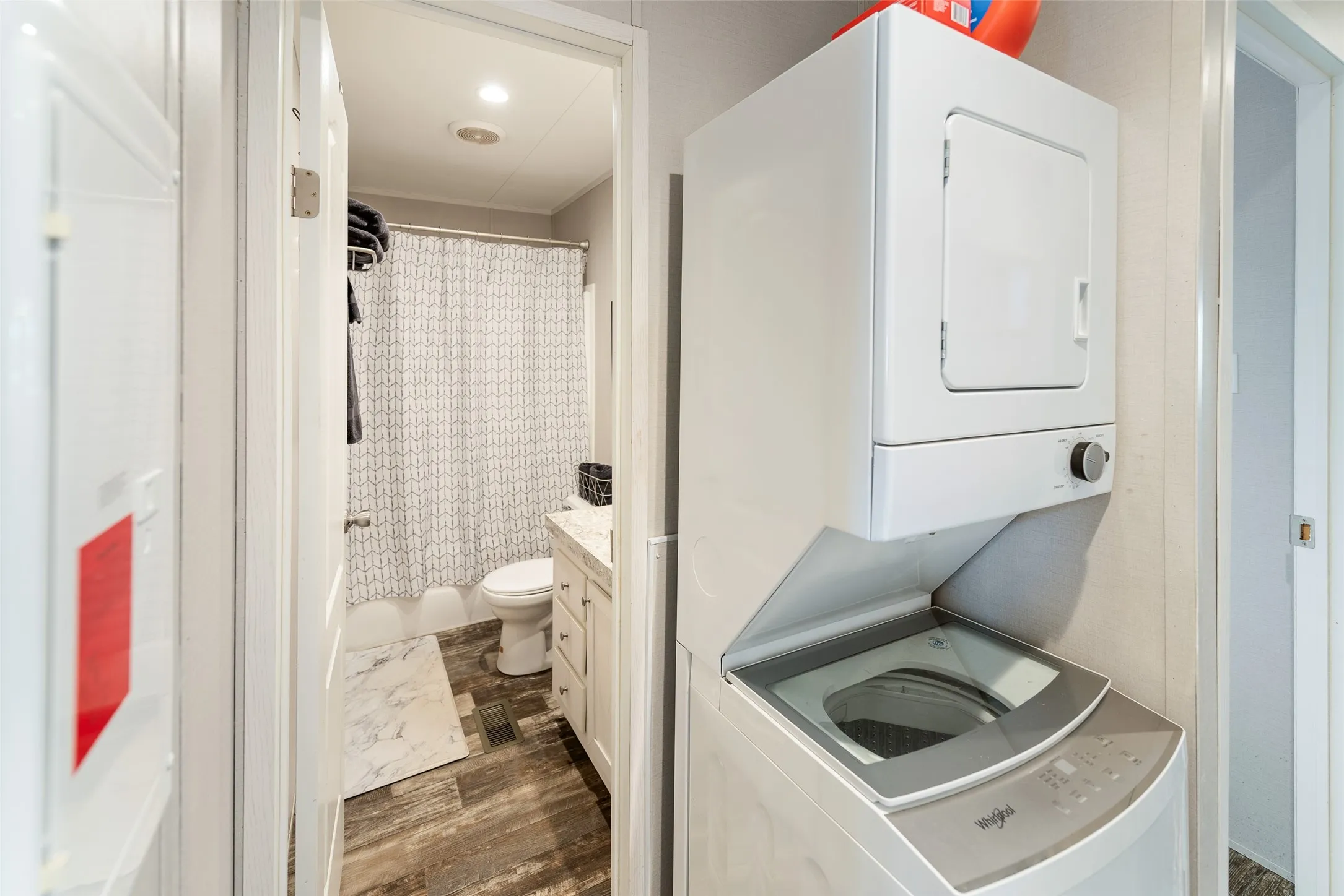 Mobile Home For Sale in Wood County , 340 Apache, Quitman, Texas 75783, 2 Bedroom, 1 Bathroom, 2 Garage spaces, 800 Sqft, built in 2021, mls#21406371, Real Estate Agent in Quitman, Homes For Sale in Wood county, Homes For Sale in Quitman, Realtor in Quitman Texas, Real Estate Brokerage Independent Realty Texas, Luminita Cordes Realtor