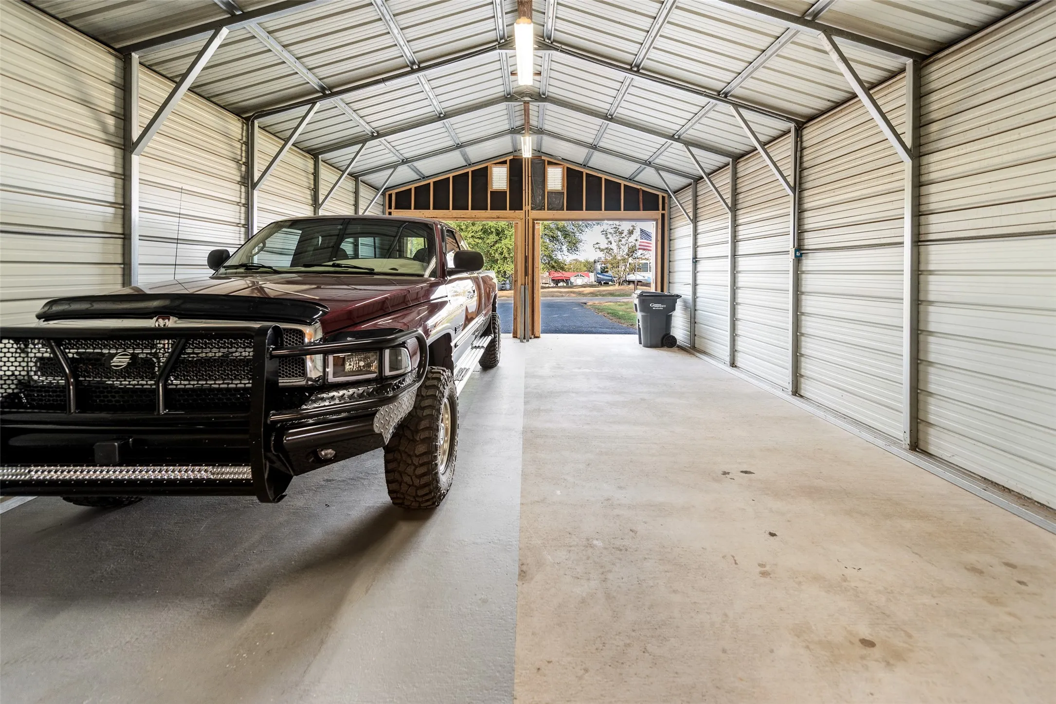Mobile Home For Sale in Wood County , 340 Apache, Quitman, Texas 75783, 2 Bedroom, 1 Bathroom, 2 Garage spaces, 800 Sqft, built in 2021, mls#21406371, Real Estate Agent in Quitman, Homes For Sale in Wood county, Homes For Sale in Quitman, Realtor in Quitman Texas, Real Estate Brokerage Independent Realty Texas, Luminita Cordes Realtor