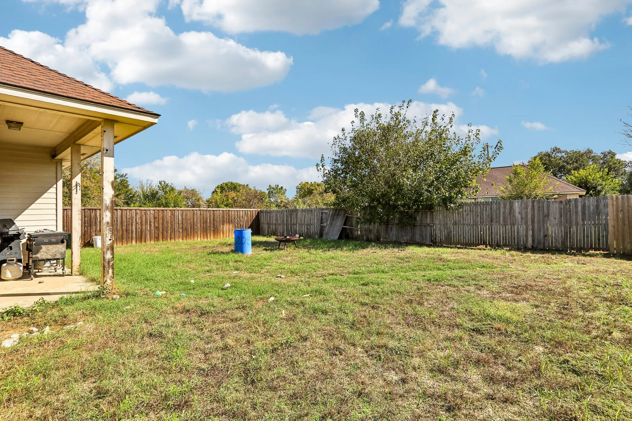Single Family Residence For Sale in Denton County , 205 Quail Run, Aubrey, Texas 76227, 4 Bedroom, 2 Bathroom, 2 Garage spaces, 1,616 Sqft, built in 2001, mls#21406430, Real Estate Agent in Aubrey, Homes For Sale in Denton county, Homes For Sale in Aubrey, Realtor in Aubrey Texas, Real Estate Brokerage Independent Realty Texas, Luminita Cordes Realtor
