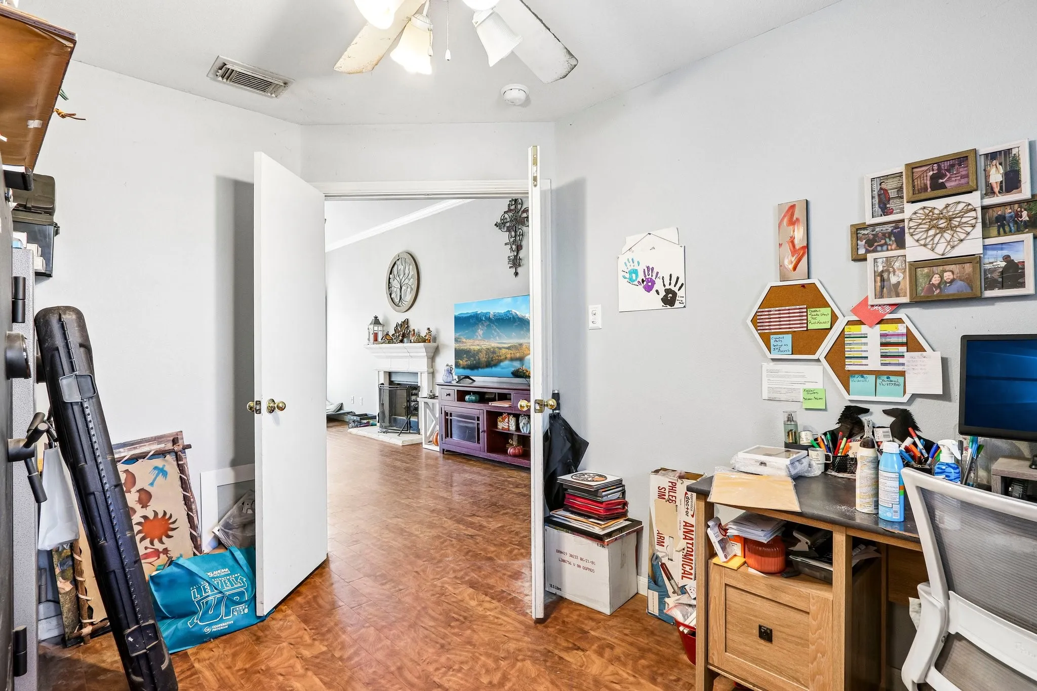 Single Family Residence For Sale in Denton County , 205 Quail Run, Aubrey, Texas 76227, 4 Bedroom, 2 Bathroom, 2 Garage spaces, 1,616 Sqft, built in 2001, mls#21406430, Real Estate Agent in Aubrey, Homes For Sale in Denton county, Homes For Sale in Aubrey, Realtor in Aubrey Texas, Real Estate Brokerage Independent Realty Texas, Luminita Cordes Realtor