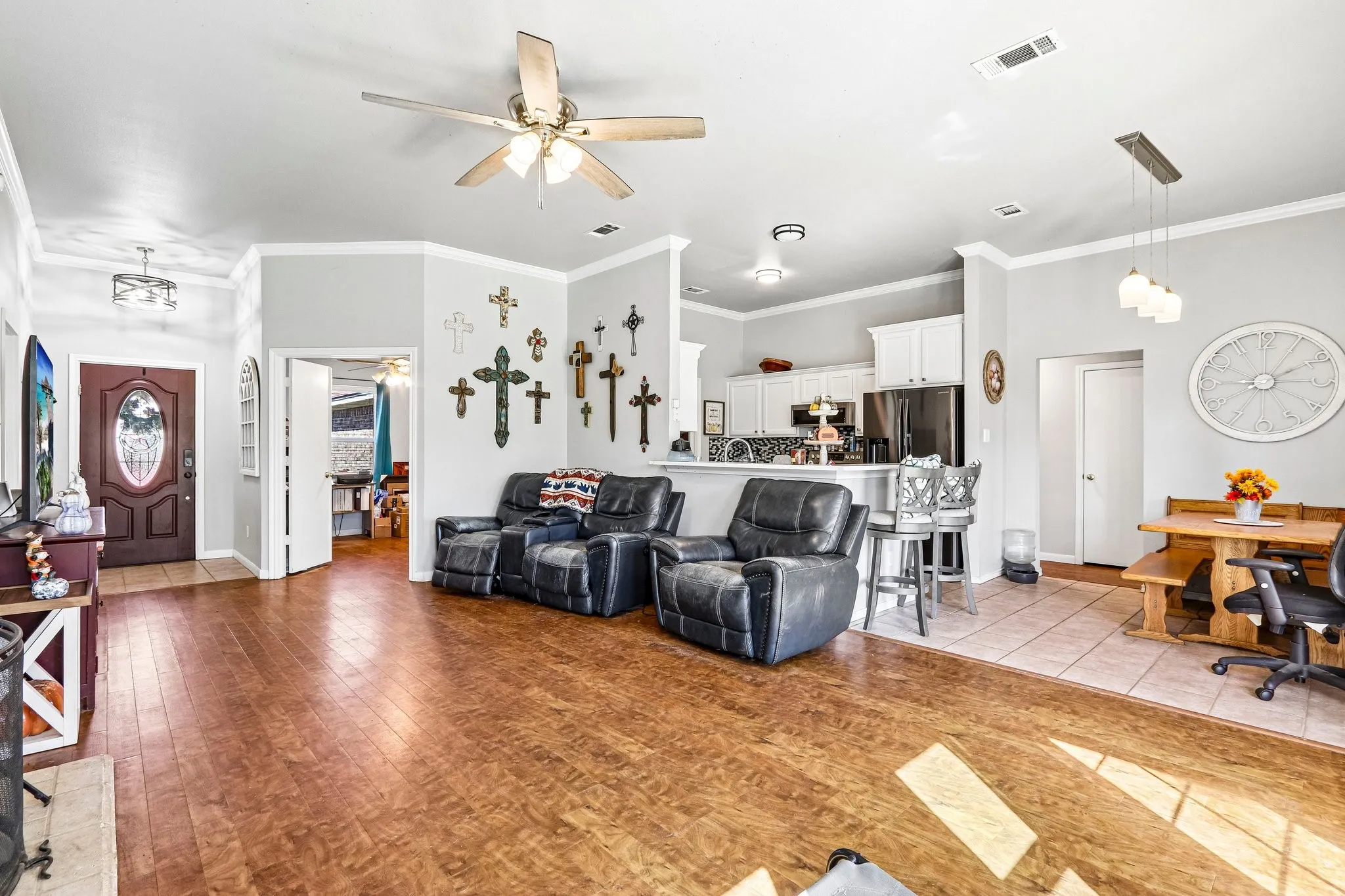 Single Family Residence For Sale in Denton County , 205 Quail Run, Aubrey, Texas 76227, 4 Bedroom, 2 Bathroom, 2 Garage spaces, 1,616 Sqft, built in 2001, mls#21406430, Real Estate Agent in Aubrey, Homes For Sale in Denton county, Homes For Sale in Aubrey, Realtor in Aubrey Texas, Real Estate Brokerage Independent Realty Texas, Luminita Cordes Realtor