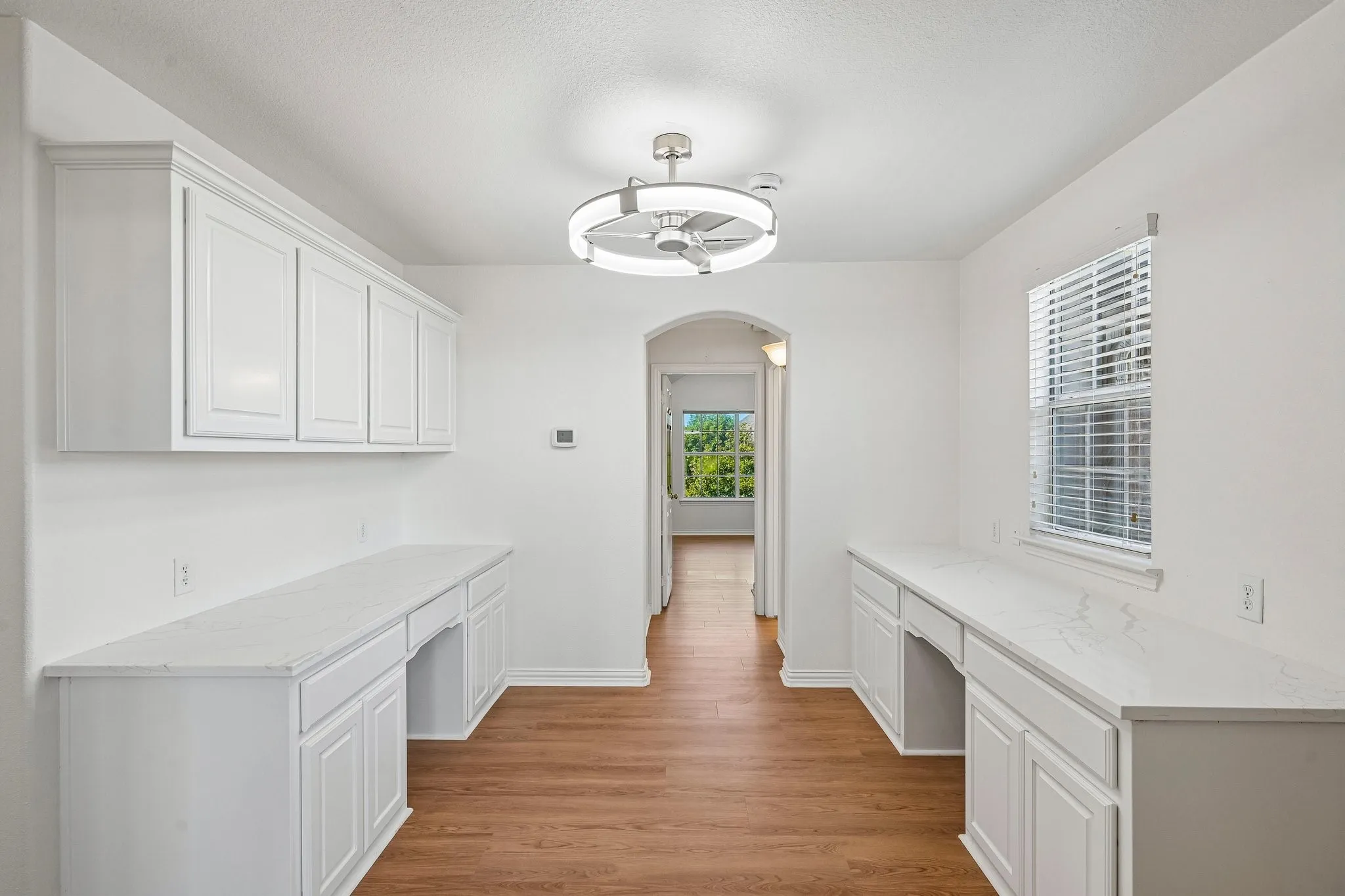 Single Family Residence For Sale in Collin County , 810 Driftwood Drive, Murphy, Texas 75094, 5 Bedroom, 4 Bathroom, 3 Garage spaces, 4,730 Sqft, built in 2002, mls#21406420, Real Estate Agent in Murphy, Homes For Sale in Collin county, Homes For Sale in Murphy, Realtor in Murphy Texas, Real Estate Brokerage Independent Realty Texas, Luminita Cordes Realtor