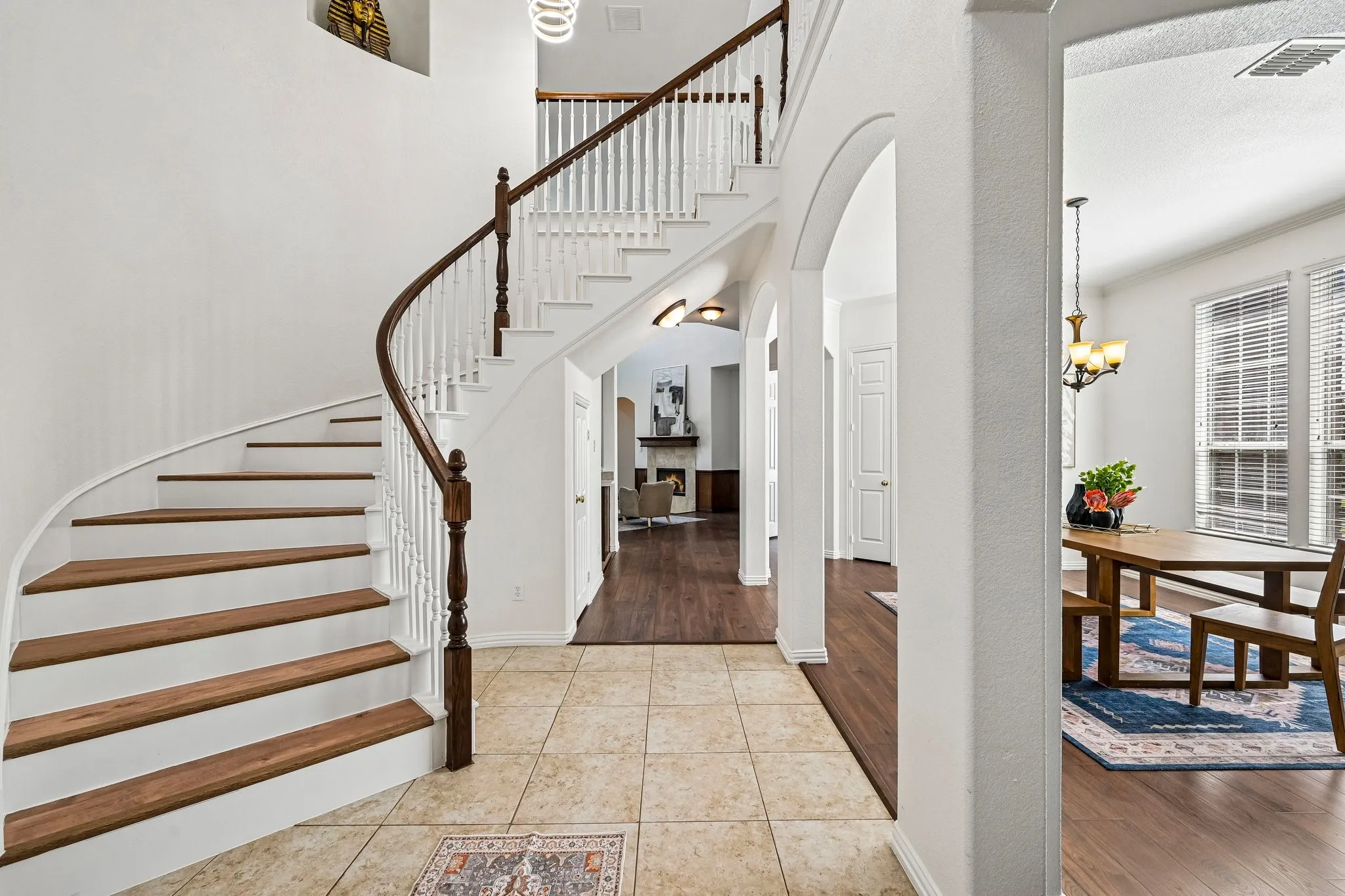 Single Family Residence For Sale in Collin County , 810 Driftwood Drive, Murphy, Texas 75094, 5 Bedroom, 4 Bathroom, 3 Garage spaces, 4,730 Sqft, built in 2002, mls#21406420, Real Estate Agent in Murphy, Homes For Sale in Collin county, Homes For Sale in Murphy, Realtor in Murphy Texas, Real Estate Brokerage Independent Realty Texas, Luminita Cordes Realtor