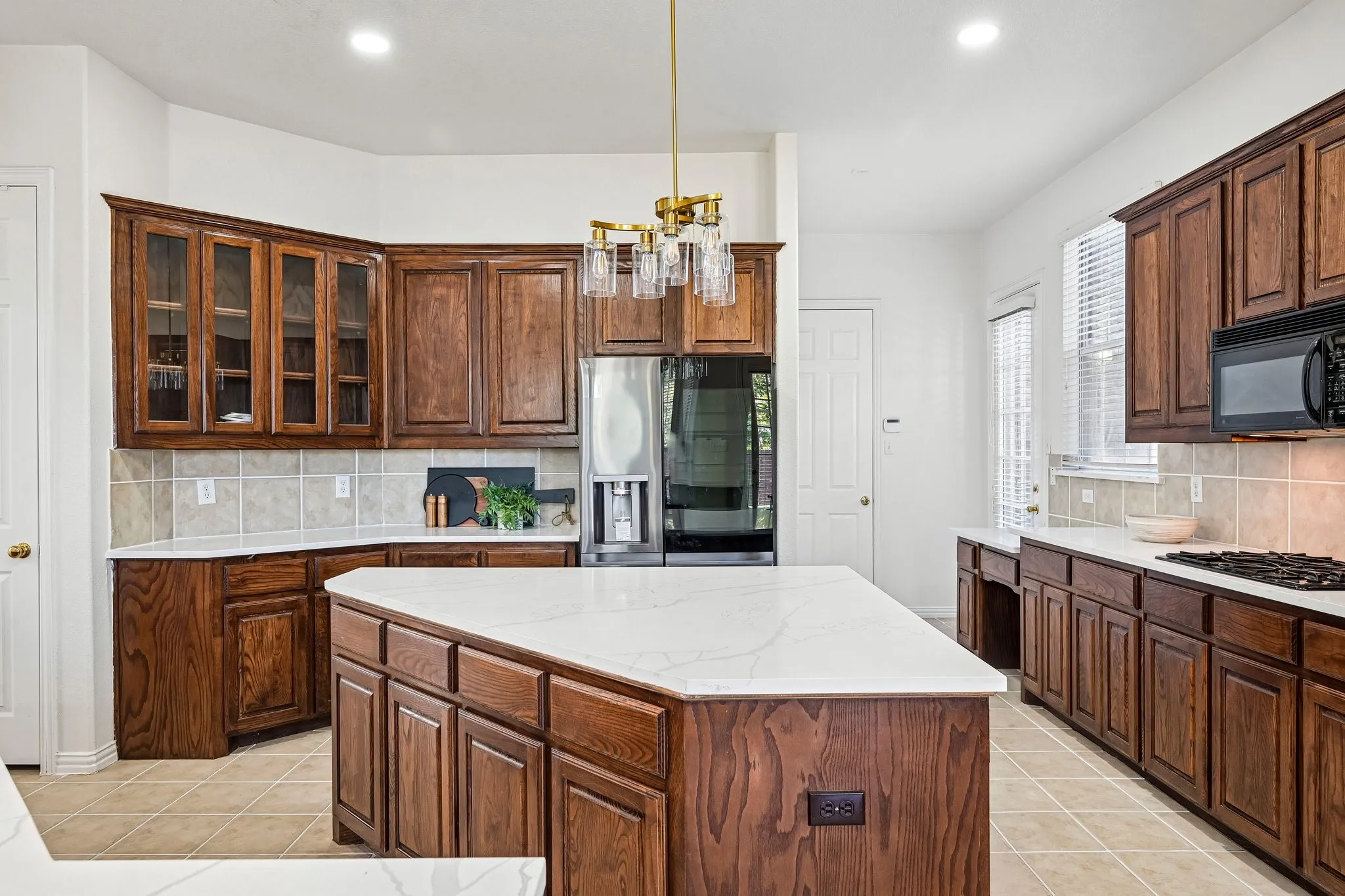 Single Family Residence For Sale in Collin County , 810 Driftwood Drive, Murphy, Texas 75094, 5 Bedroom, 4 Bathroom, 3 Garage spaces, 4,730 Sqft, built in 2002, mls#21406420, Real Estate Agent in Murphy, Homes For Sale in Collin county, Homes For Sale in Murphy, Realtor in Murphy Texas, Real Estate Brokerage Independent Realty Texas, Luminita Cordes Realtor