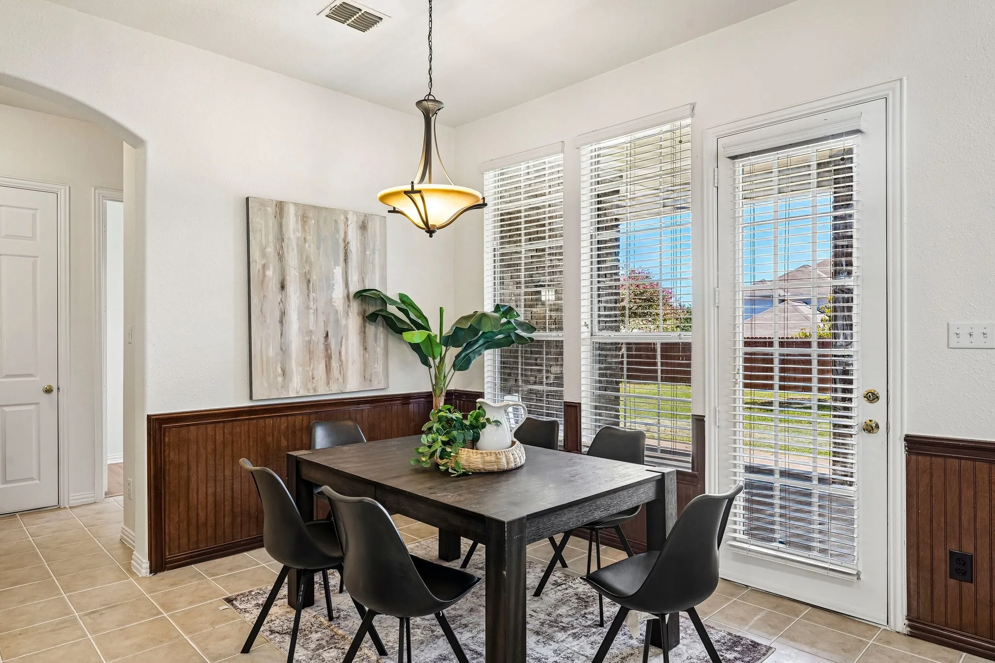 Single Family Residence For Sale in Collin County , 810 Driftwood Drive, Murphy, Texas 75094, 5 Bedroom, 4 Bathroom, 3 Garage spaces, 4,730 Sqft, built in 2002, mls#21406420, Real Estate Agent in Murphy, Homes For Sale in Collin county, Homes For Sale in Murphy, Realtor in Murphy Texas, Real Estate Brokerage Independent Realty Texas, Luminita Cordes Realtor