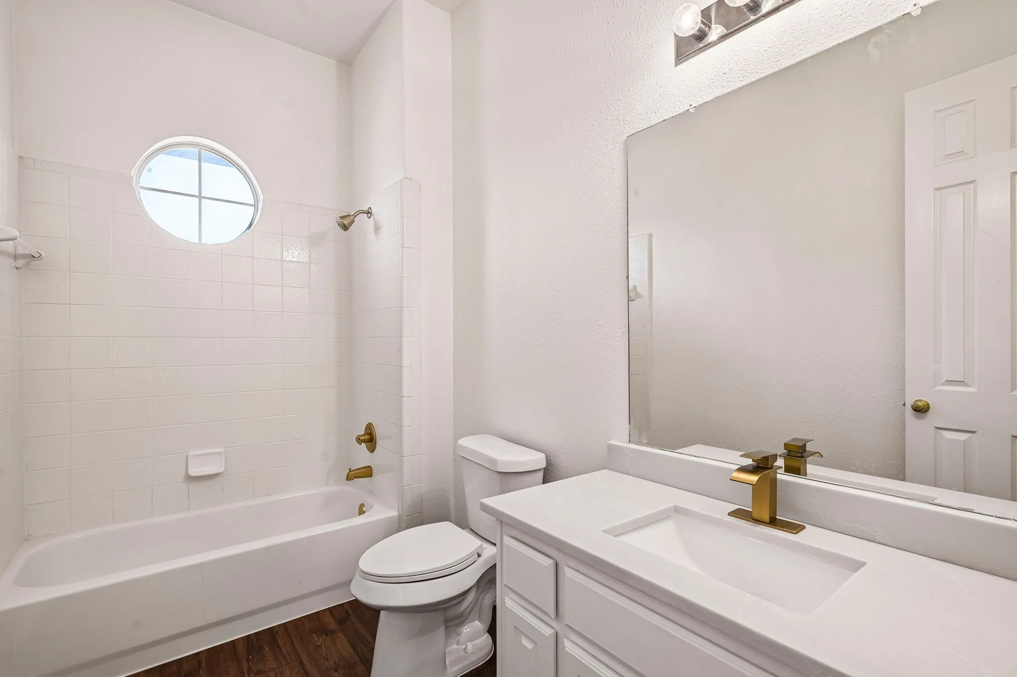 Single Family Residence For Sale in Collin County , 810 Driftwood Drive, Murphy, Texas 75094, 5 Bedroom, 4 Bathroom, 3 Garage spaces, 4,730 Sqft, built in 2002, mls#21406420, Real Estate Agent in Murphy, Homes For Sale in Collin county, Homes For Sale in Murphy, Realtor in Murphy Texas, Real Estate Brokerage Independent Realty Texas, Luminita Cordes Realtor