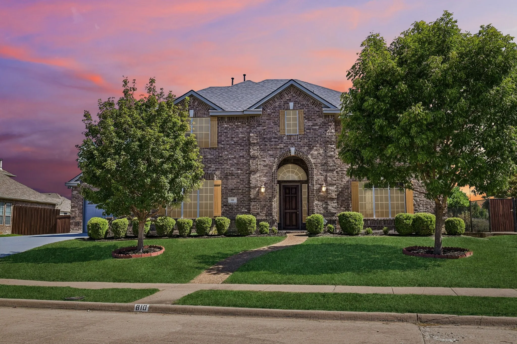 Single Family Residence For Sale in Collin County , 810 Driftwood Drive, Murphy, Texas 75094, 5 Bedroom, 4 Bathroom, 3 Garage spaces, 4,730 Sqft, built in 2002, mls#21406420, Real Estate Agent in Murphy, Homes For Sale in Collin county, Homes For Sale in Murphy, Realtor in Murphy Texas, Real Estate Brokerage Independent Realty Texas, Luminita Cordes Realtor