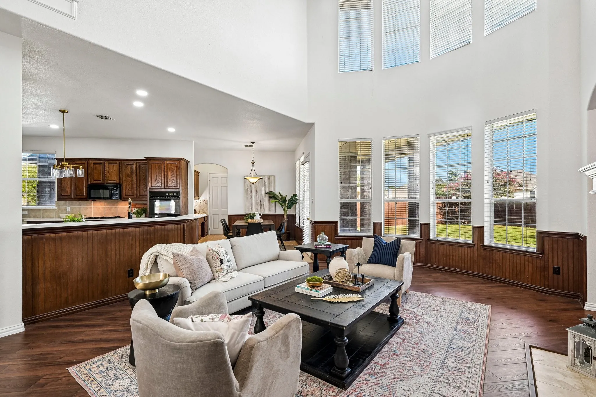 Single Family Residence For Sale in Collin County , 810 Driftwood Drive, Murphy, Texas 75094, 5 Bedroom, 4 Bathroom, 3 Garage spaces, 4,730 Sqft, built in 2002, mls#21406420, Real Estate Agent in Murphy, Homes For Sale in Collin county, Homes For Sale in Murphy, Realtor in Murphy Texas, Real Estate Brokerage Independent Realty Texas, Luminita Cordes Realtor