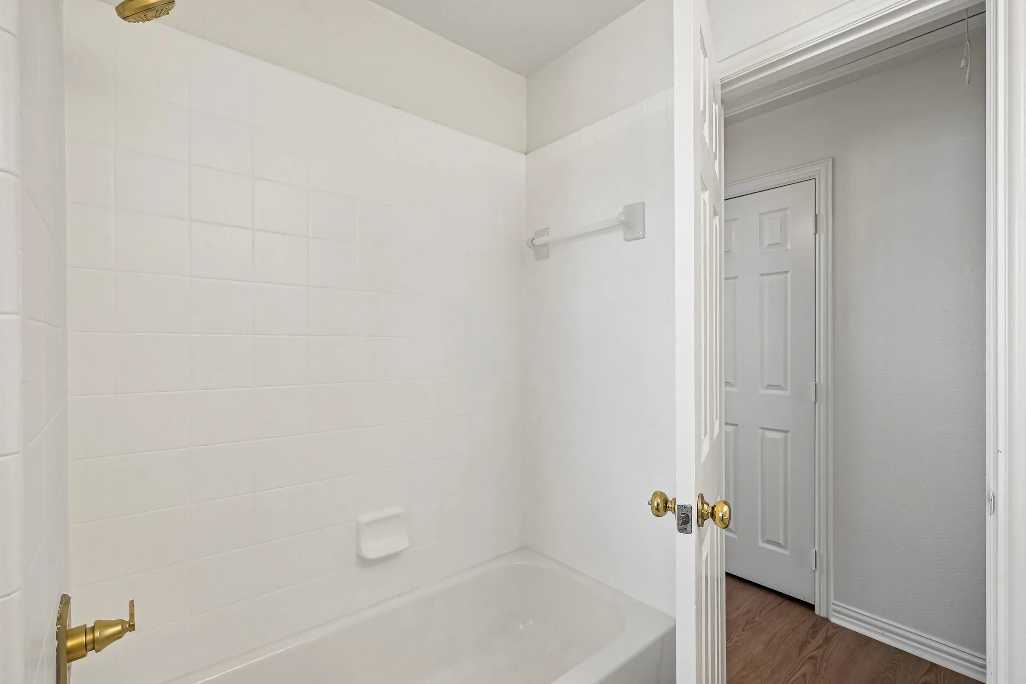 Single Family Residence For Sale in Collin County , 810 Driftwood Drive, Murphy, Texas 75094, 5 Bedroom, 4 Bathroom, 3 Garage spaces, 4,730 Sqft, built in 2002, mls#21406420, Real Estate Agent in Murphy, Homes For Sale in Collin county, Homes For Sale in Murphy, Realtor in Murphy Texas, Real Estate Brokerage Independent Realty Texas, Luminita Cordes Realtor