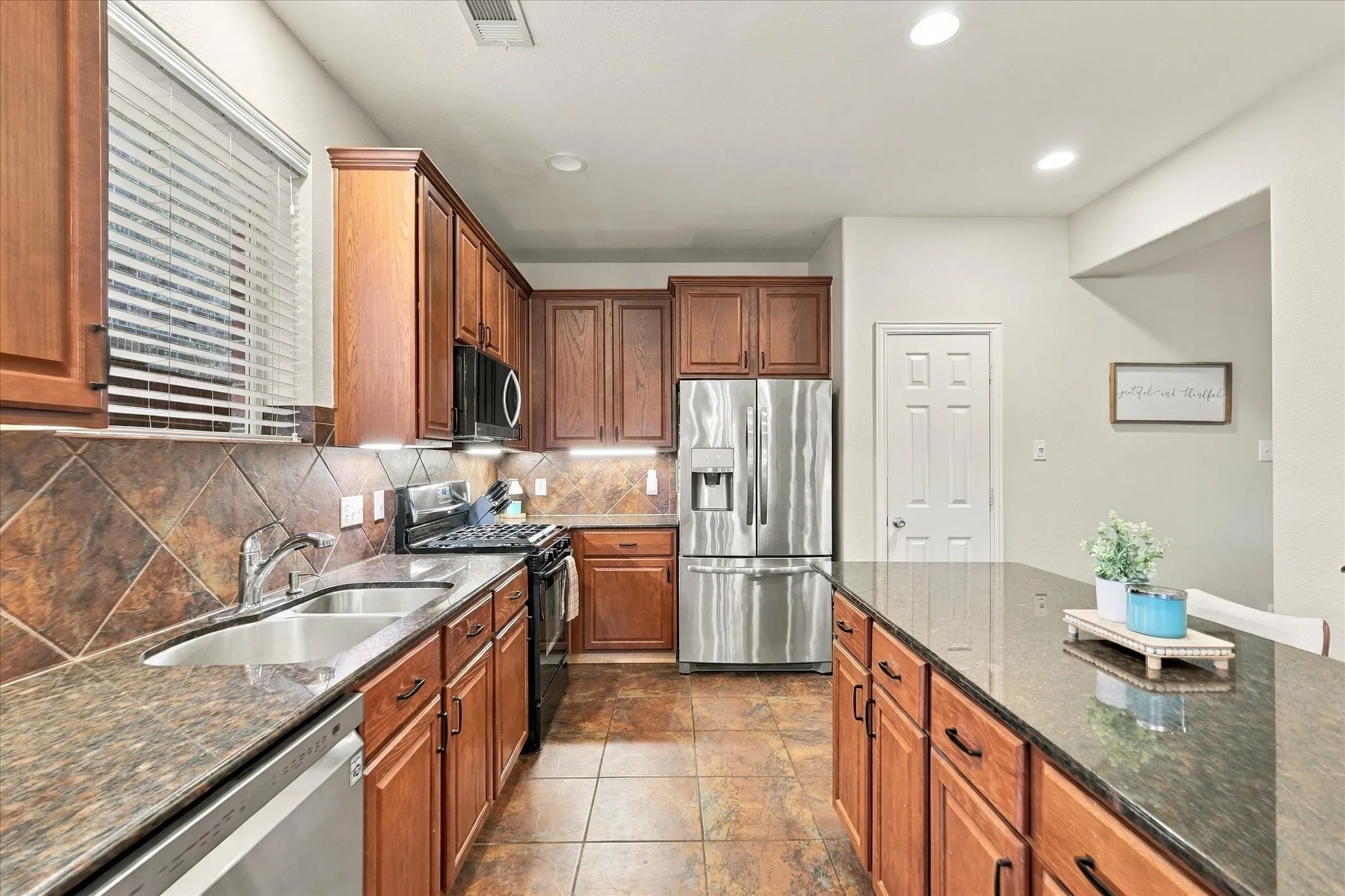 Single Family Residence For Sale in Collin County , 10621 Matador Drive, Mc Kinney, Texas 75072, 4 Bedroom, 3 Bathroom, 2 Garage spaces, 2,746 Sqft, built in 2010, mls#21405243, Real Estate Agent in Mc Kinney, Homes For Sale in Collin county, Homes For Sale in Mc Kinney, Realtor in Mc Kinney Texas, Real Estate Brokerage Independent Realty Texas, Luminita Cordes Realtor
