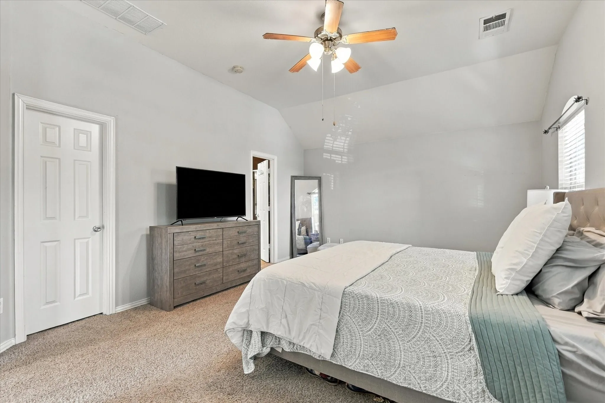 Single Family Residence For Sale in Collin County , 10621 Matador Drive, Mc Kinney, Texas 75072, 4 Bedroom, 3 Bathroom, 2 Garage spaces, 2,746 Sqft, built in 2010, mls#21405243, Real Estate Agent in Mc Kinney, Homes For Sale in Collin county, Homes For Sale in Mc Kinney, Realtor in Mc Kinney Texas, Real Estate Brokerage Independent Realty Texas, Luminita Cordes Realtor
