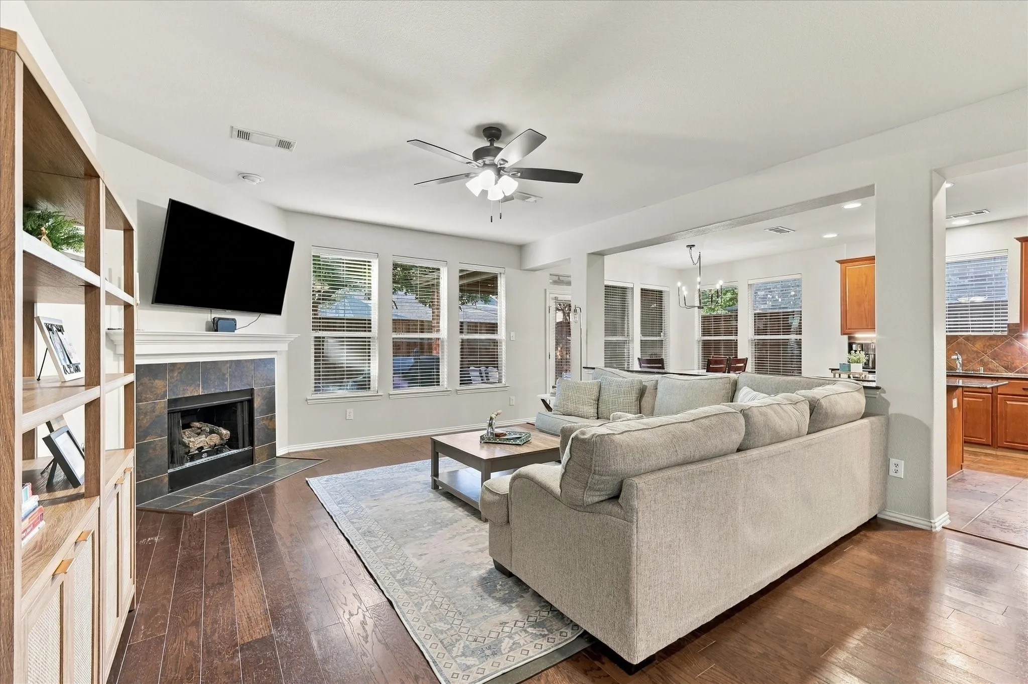 Single Family Residence For Sale in Collin County , 10621 Matador Drive, Mc Kinney, Texas 75072, 4 Bedroom, 3 Bathroom, 2 Garage spaces, 2,746 Sqft, built in 2010, mls#21405243, Real Estate Agent in Mc Kinney, Homes For Sale in Collin county, Homes For Sale in Mc Kinney, Realtor in Mc Kinney Texas, Real Estate Brokerage Independent Realty Texas, Luminita Cordes Realtor
