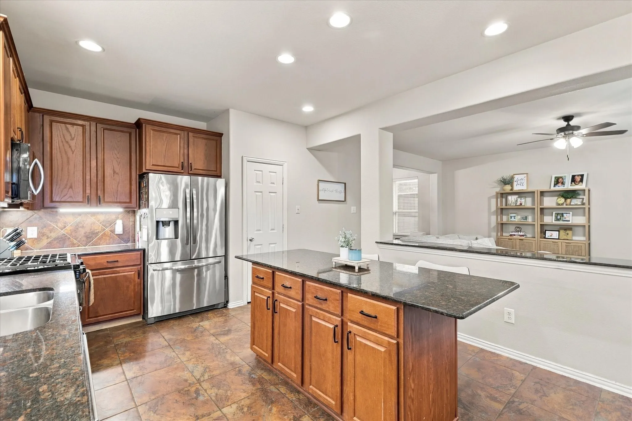 Single Family Residence For Sale in Collin County , 10621 Matador Drive, Mc Kinney, Texas 75072, 4 Bedroom, 3 Bathroom, 2 Garage spaces, 2,746 Sqft, built in 2010, mls#21405243, Real Estate Agent in Mc Kinney, Homes For Sale in Collin county, Homes For Sale in Mc Kinney, Realtor in Mc Kinney Texas, Real Estate Brokerage Independent Realty Texas, Luminita Cordes Realtor