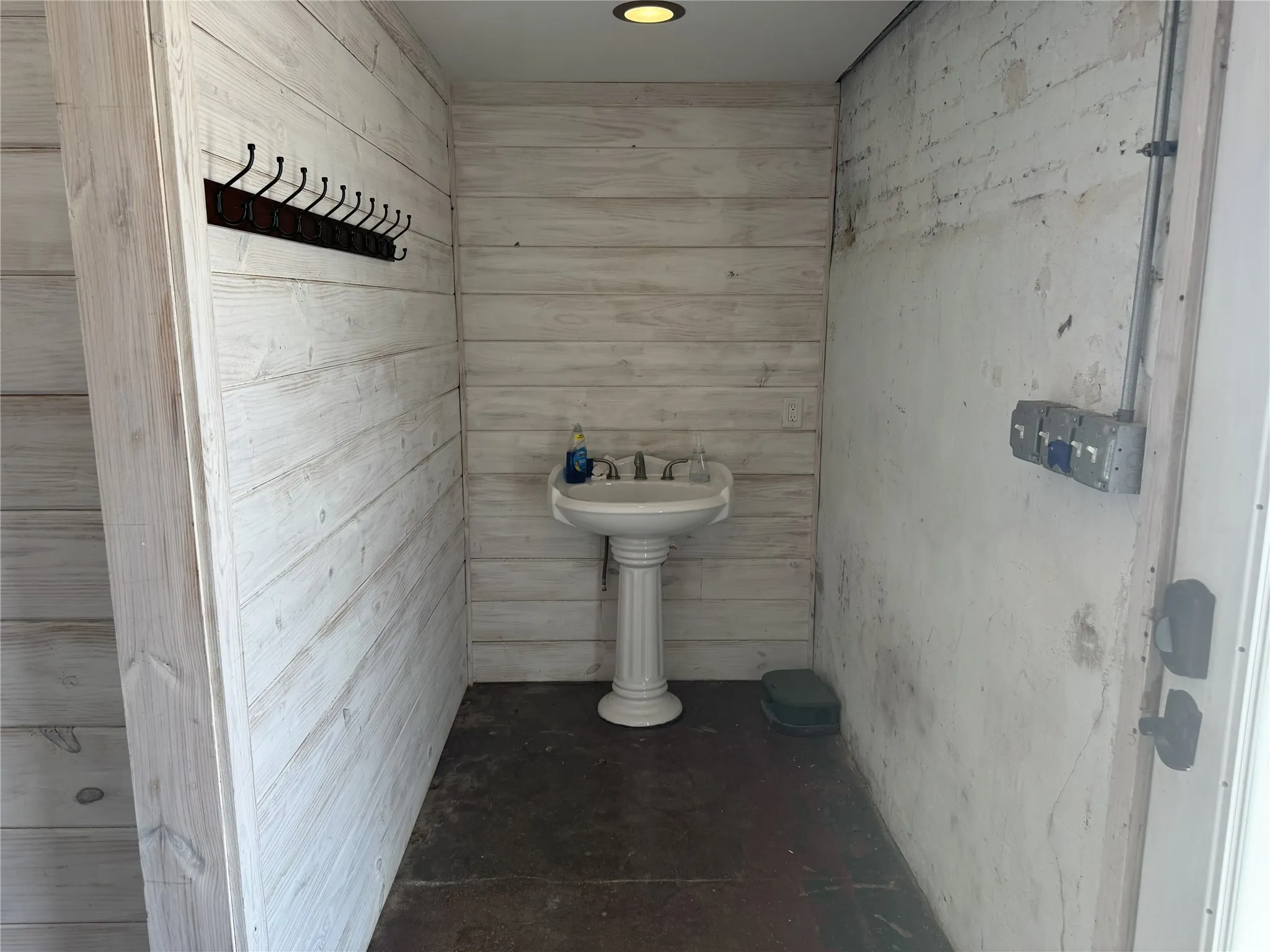 Business For Rent in Grayson County , 110 S Houston Avenue I, Denison, Texas 75021, 0, 0, Garage spaces, 0 Sqft, built in 1900, mls#21406437, Real Estate Agent in Denison, Homes For Rent in Grayson county, Homes For Rent in Denison, Realtor in Denison Texas, Real Estate Brokerage Independent Realty Texas, Luminita Cordes Realtor