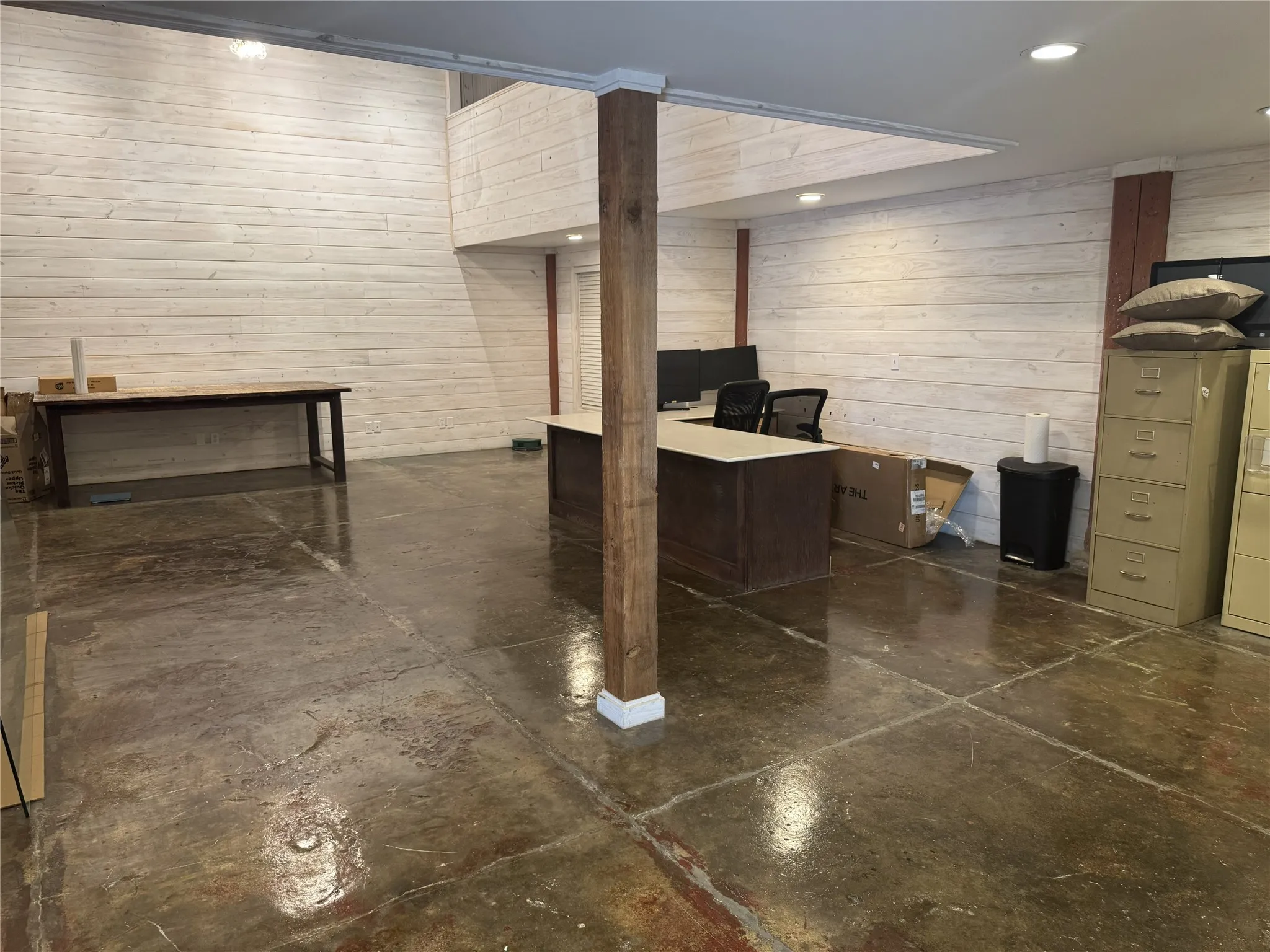 Business For Rent in Grayson County , 110 S Houston Avenue I, Denison, Texas 75021, 0, 0, Garage spaces, 0 Sqft, built in 1900, mls#21406437, Real Estate Agent in Denison, Homes For Rent in Grayson county, Homes For Rent in Denison, Realtor in Denison Texas, Real Estate Brokerage Independent Realty Texas, Luminita Cordes Realtor