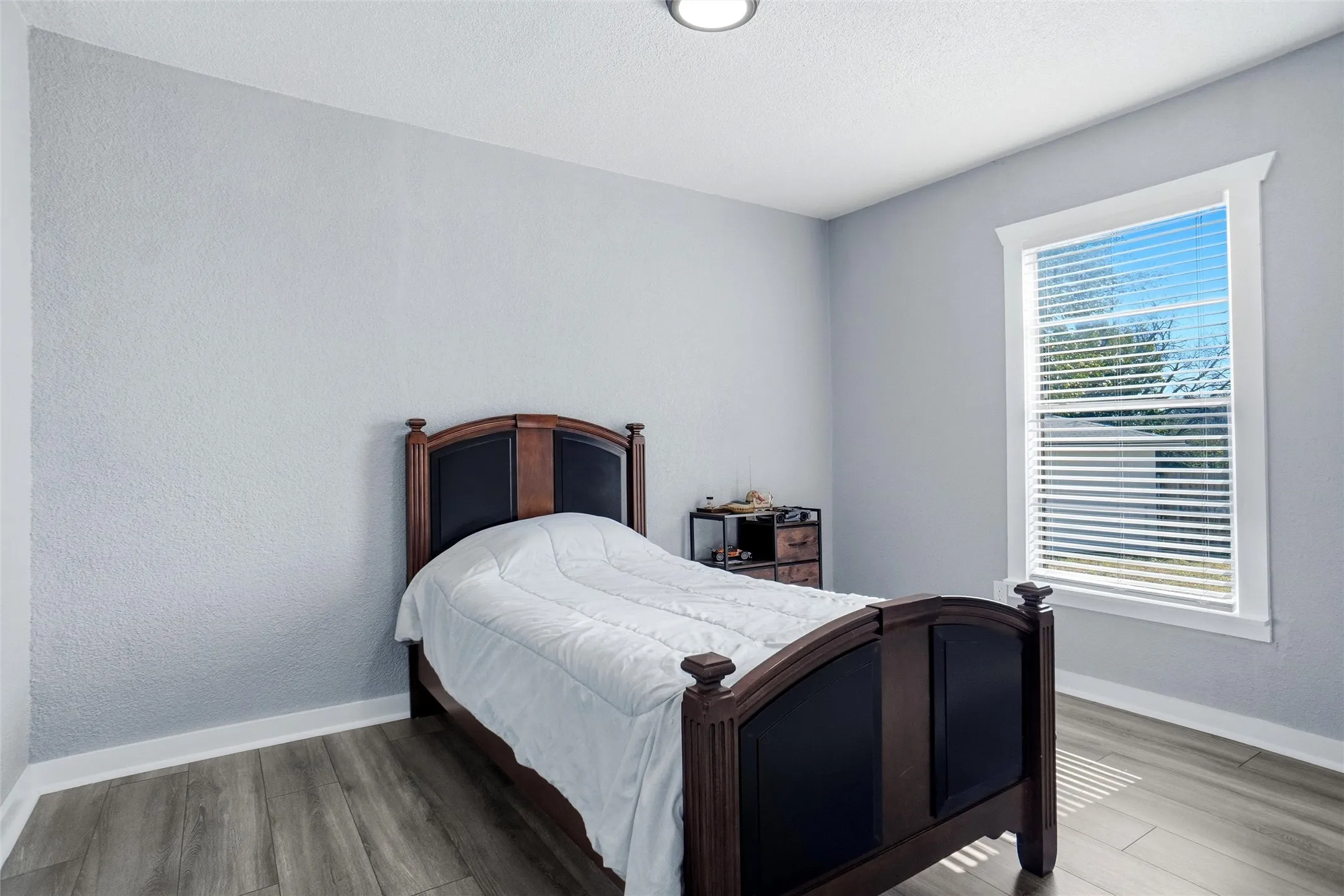 Single Family Residence For Sale in Tarrant County , 2900 Broadview Drive, Sansom Park, Texas 76114, 2 Bedroom, 1 Bathroom, 2 Garage spaces, 888 Sqft, built in 1954, mls#21400861, Real Estate Agent in Sansom Park, Homes For Sale in Tarrant county, Homes For Sale in Sansom Park, Realtor in Sansom Park Texas, Real Estate Brokerage Independent Realty Texas, Luminita Cordes Realtor