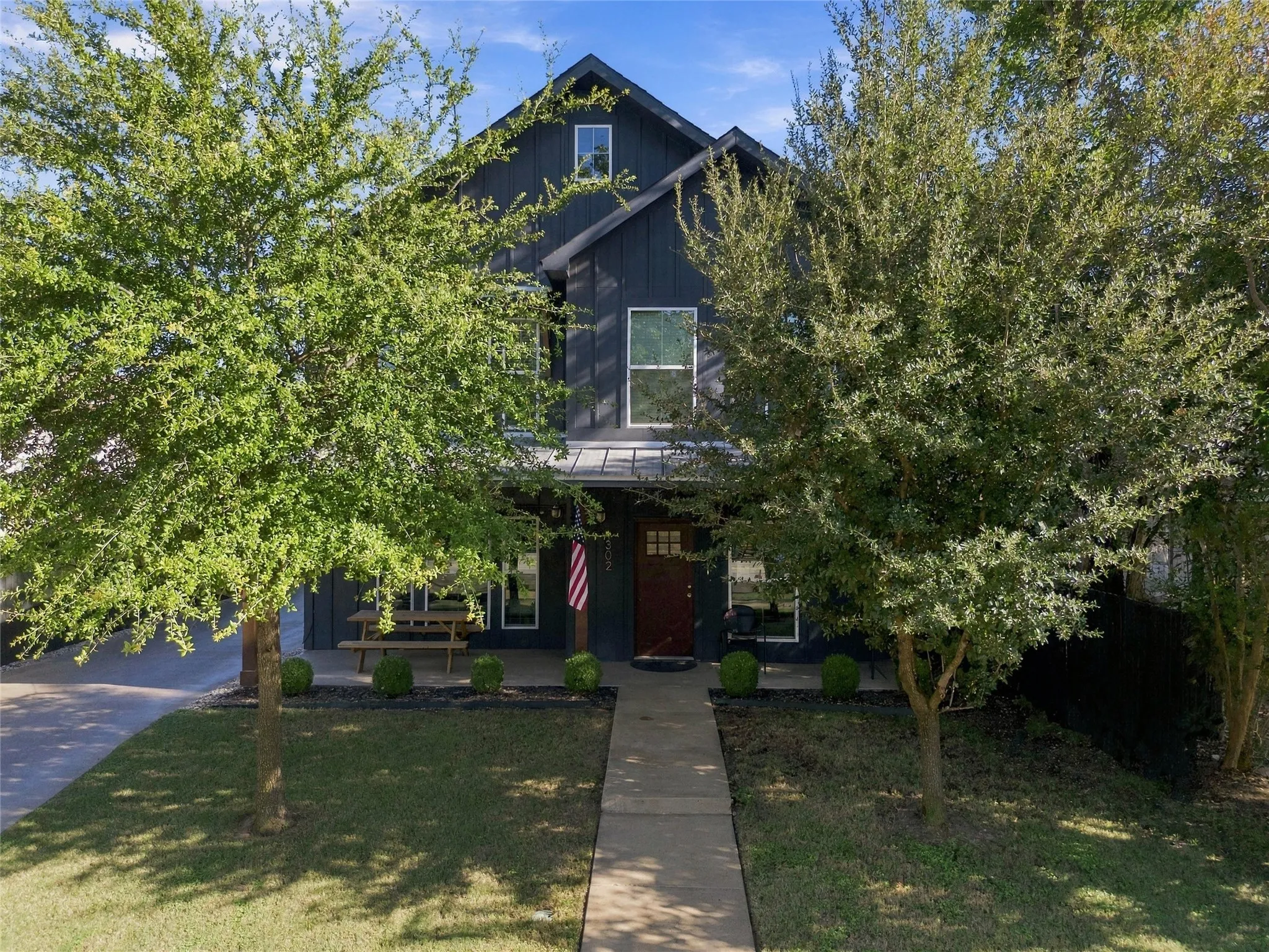 Single Family Residence For Sale in Mc Lennan County , 1302 Bagby Avenue, Waco, Texas 76706, 5 Bedroom, 6 Bathroom, Garage spaces, 2,560 Sqft, built in 2017, mls#21406428, Real Estate Agent in Waco, Homes For Sale in Mc Lennan county, Homes For Sale in Waco, Realtor in Waco Texas, Real Estate Brokerage Independent Realty Texas, Luminita Cordes Realtor
