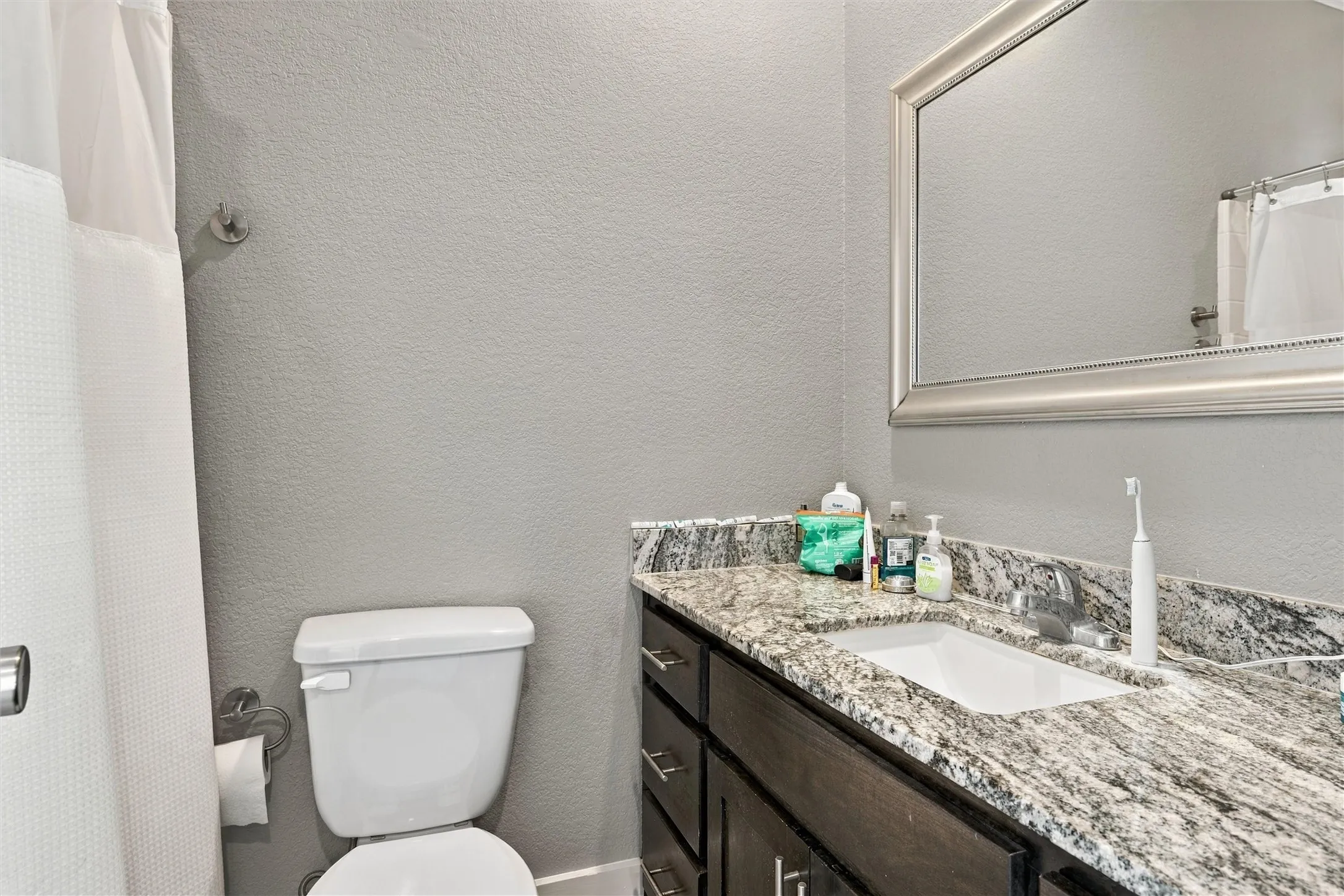 Single Family Residence For Sale in Mc Lennan County , 1302 Bagby Avenue, Waco, Texas 76706, 5 Bedroom, 6 Bathroom, Garage spaces, 2,560 Sqft, built in 2017, mls#21406428, Real Estate Agent in Waco, Homes For Sale in Mc Lennan county, Homes For Sale in Waco, Realtor in Waco Texas, Real Estate Brokerage Independent Realty Texas, Luminita Cordes Realtor