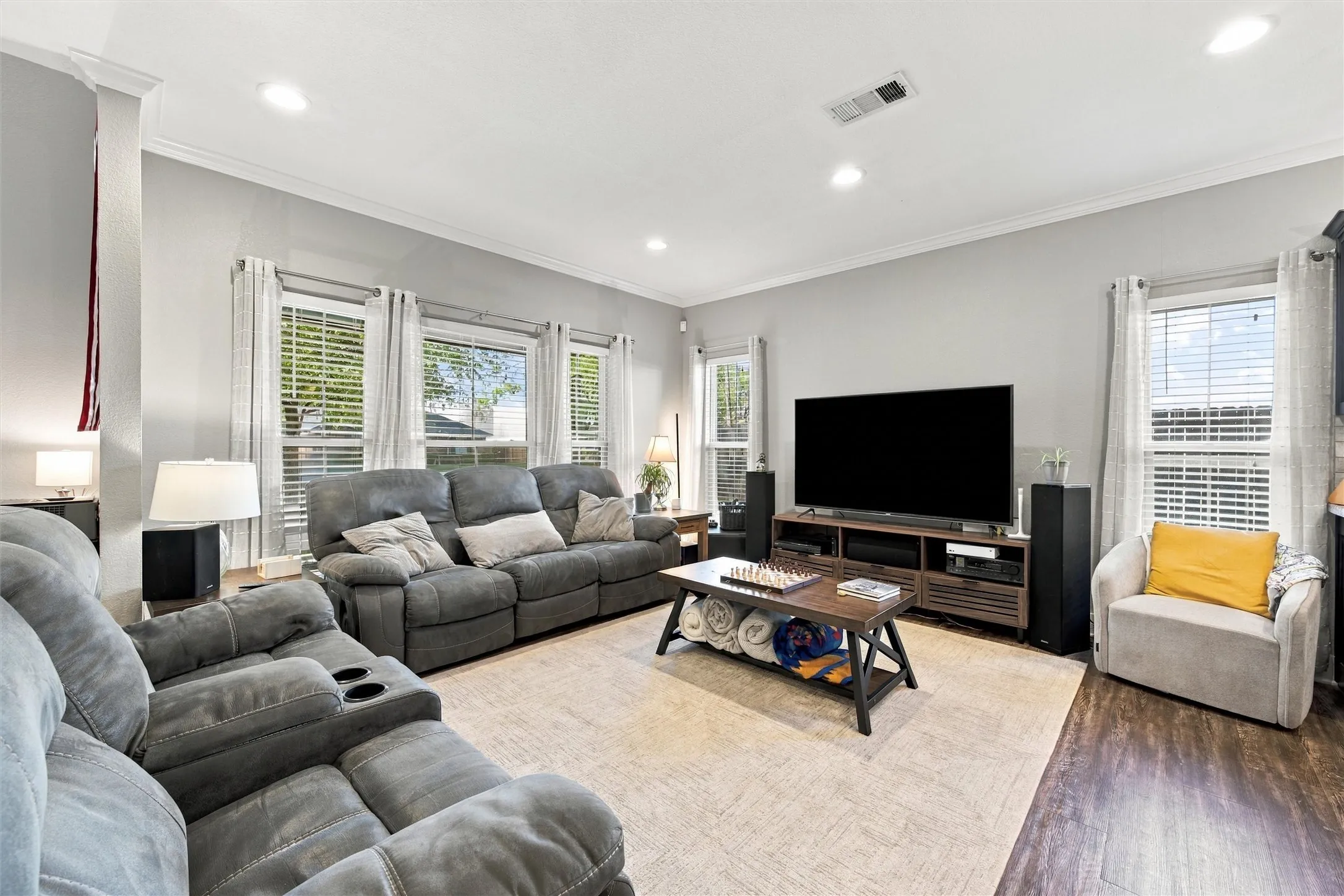 Single Family Residence For Sale in Mc Lennan County , 1302 Bagby Avenue, Waco, Texas 76706, 5 Bedroom, 6 Bathroom, Garage spaces, 2,560 Sqft, built in 2017, mls#21406428, Real Estate Agent in Waco, Homes For Sale in Mc Lennan county, Homes For Sale in Waco, Realtor in Waco Texas, Real Estate Brokerage Independent Realty Texas, Luminita Cordes Realtor