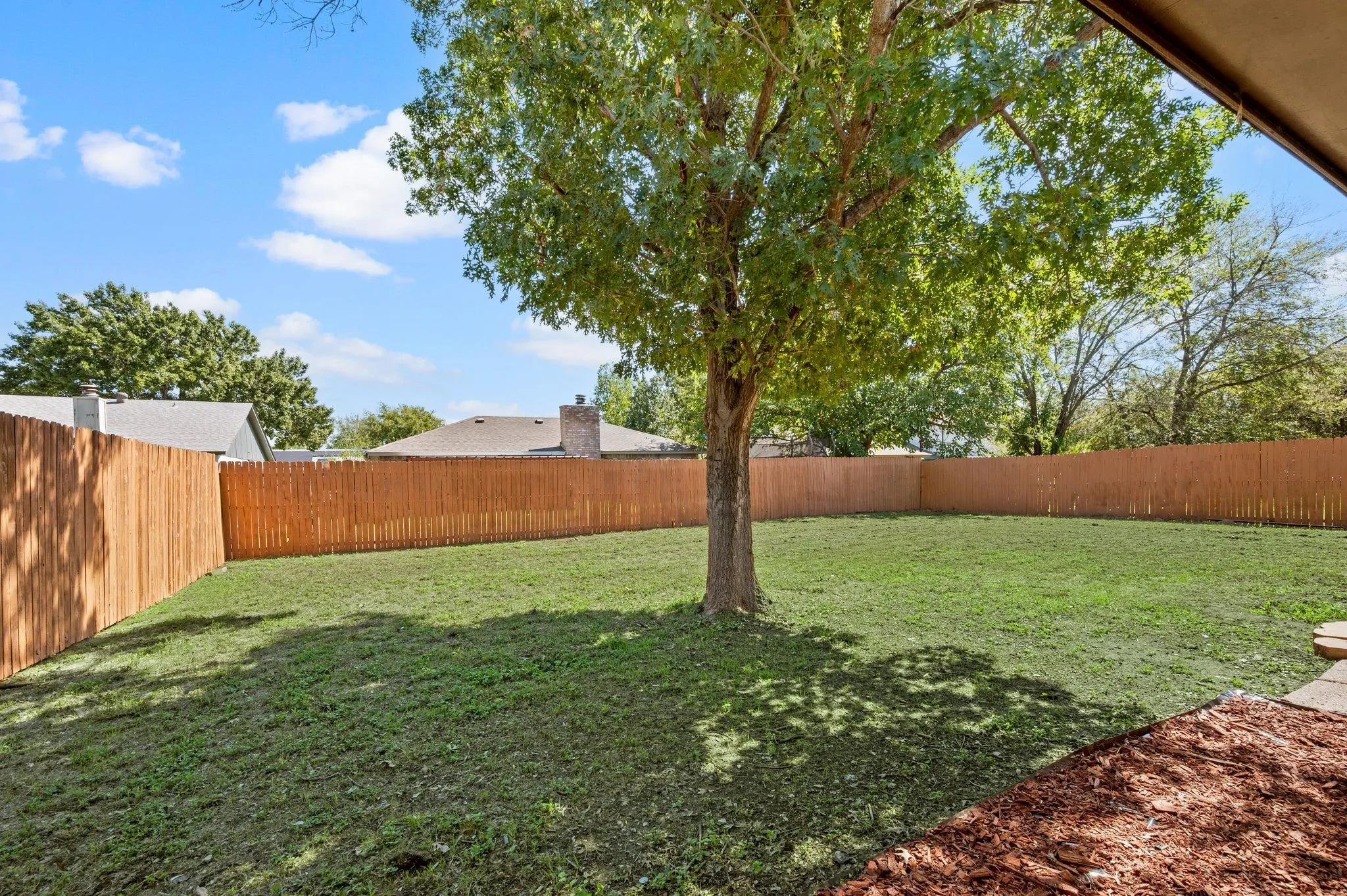 Single Family Residence For Sale in Tarrant County , 7512 Clover Lane, Watauga, Texas 76148, 3 Bedroom, 2 Bathroom, 2 Garage spaces, 1,340 Sqft, built in 1979, mls#21406076, Real Estate Agent in Watauga, Homes For Sale in Tarrant county, Homes For Sale in Watauga, Realtor in Watauga Texas, Real Estate Brokerage Independent Realty Texas, Luminita Cordes Realtor