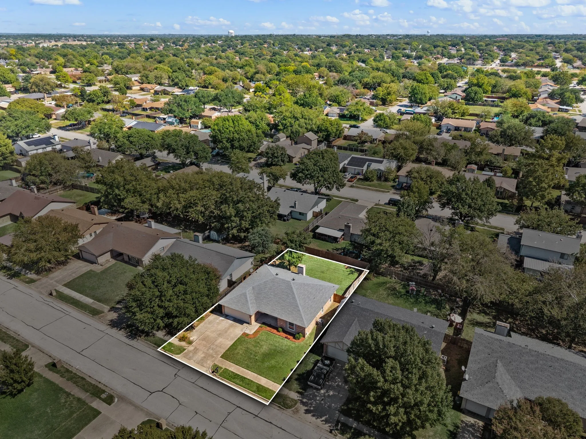 Single Family Residence For Sale in Tarrant County , 7512 Clover Lane, Watauga, Texas 76148, 3 Bedroom, 2 Bathroom, 2 Garage spaces, 1,340 Sqft, built in 1979, mls#21406076, Real Estate Agent in Watauga, Homes For Sale in Tarrant county, Homes For Sale in Watauga, Realtor in Watauga Texas, Real Estate Brokerage Independent Realty Texas, Luminita Cordes Realtor