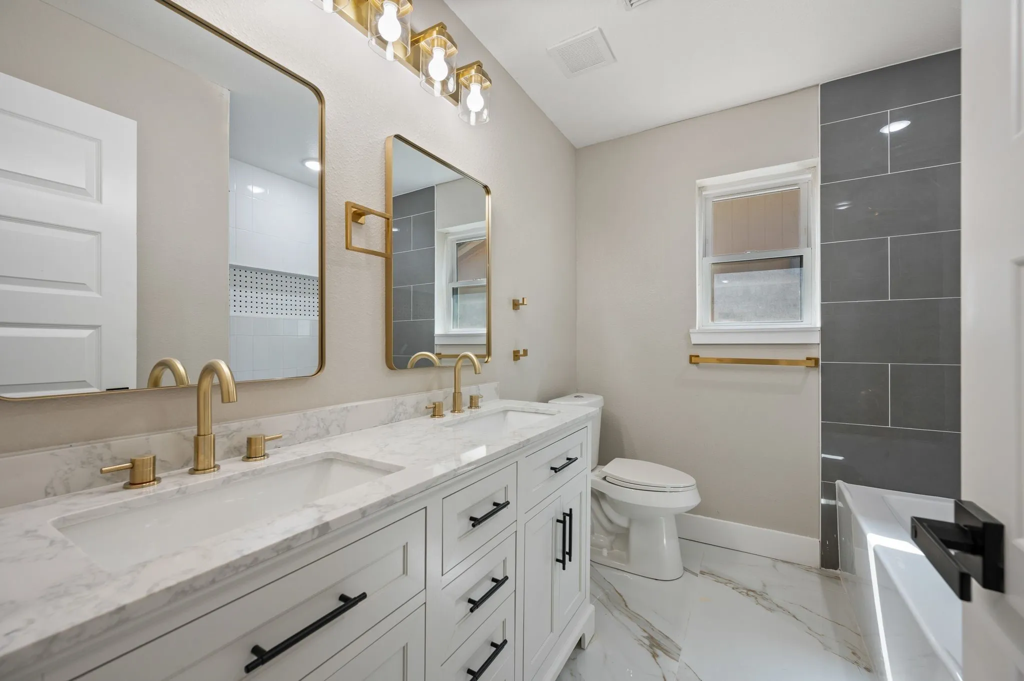 Single Family Residence For Sale in Tarrant County , 7512 Clover Lane, Watauga, Texas 76148, 3 Bedroom, 2 Bathroom, 2 Garage spaces, 1,340 Sqft, built in 1979, mls#21406076, Real Estate Agent in Watauga, Homes For Sale in Tarrant county, Homes For Sale in Watauga, Realtor in Watauga Texas, Real Estate Brokerage Independent Realty Texas, Luminita Cordes Realtor