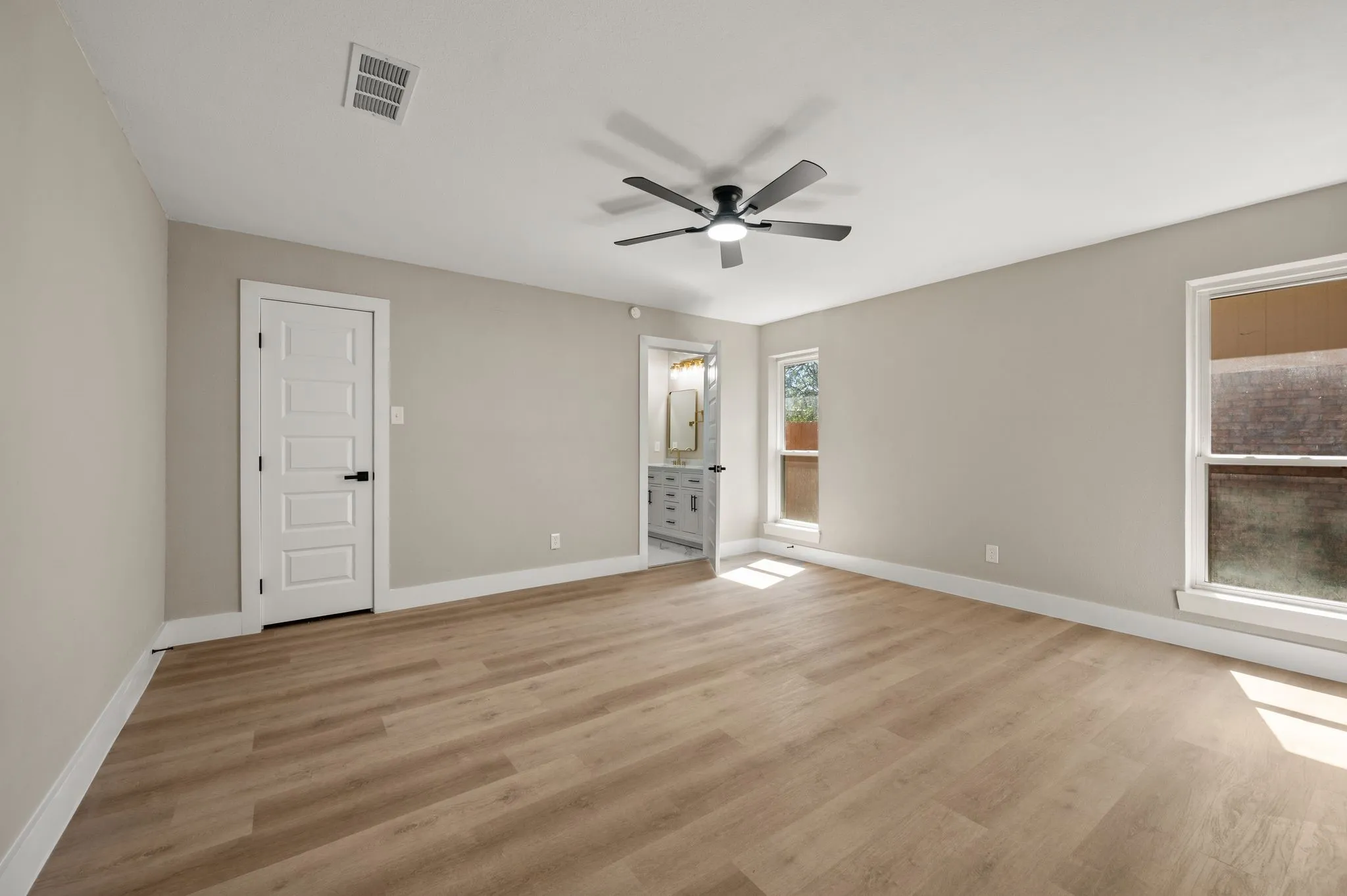 Single Family Residence For Sale in Tarrant County , 7512 Clover Lane, Watauga, Texas 76148, 3 Bedroom, 2 Bathroom, 2 Garage spaces, 1,340 Sqft, built in 1979, mls#21406076, Real Estate Agent in Watauga, Homes For Sale in Tarrant county, Homes For Sale in Watauga, Realtor in Watauga Texas, Real Estate Brokerage Independent Realty Texas, Luminita Cordes Realtor