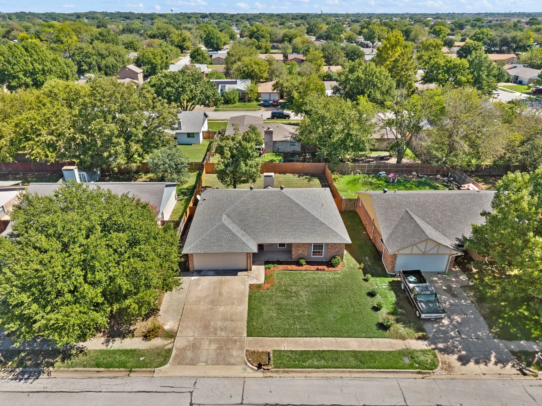 Single Family Residence For Sale in Tarrant County , 7512 Clover Lane, Watauga, Texas 76148, 3 Bedroom, 2 Bathroom, 2 Garage spaces, 1,340 Sqft, built in 1979, mls#21406076, Real Estate Agent in Watauga, Homes For Sale in Tarrant county, Homes For Sale in Watauga, Realtor in Watauga Texas, Real Estate Brokerage Independent Realty Texas, Luminita Cordes Realtor