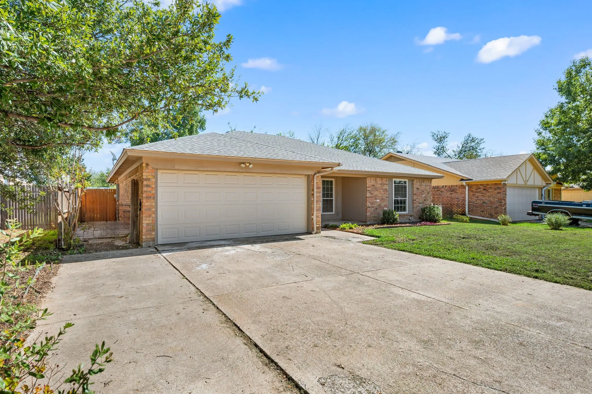 Single Family Residence For Sale in Tarrant County , 7512 Clover Lane, Watauga, Texas 76148, 3 Bedroom, 2 Bathroom, 2 Garage spaces, 1,340 Sqft, built in 1979, mls#21406076, Real Estate Agent in Watauga, Homes For Sale in Tarrant county, Homes For Sale in Watauga, Realtor in Watauga Texas, Real Estate Brokerage Independent Realty Texas, Luminita Cordes Realtor