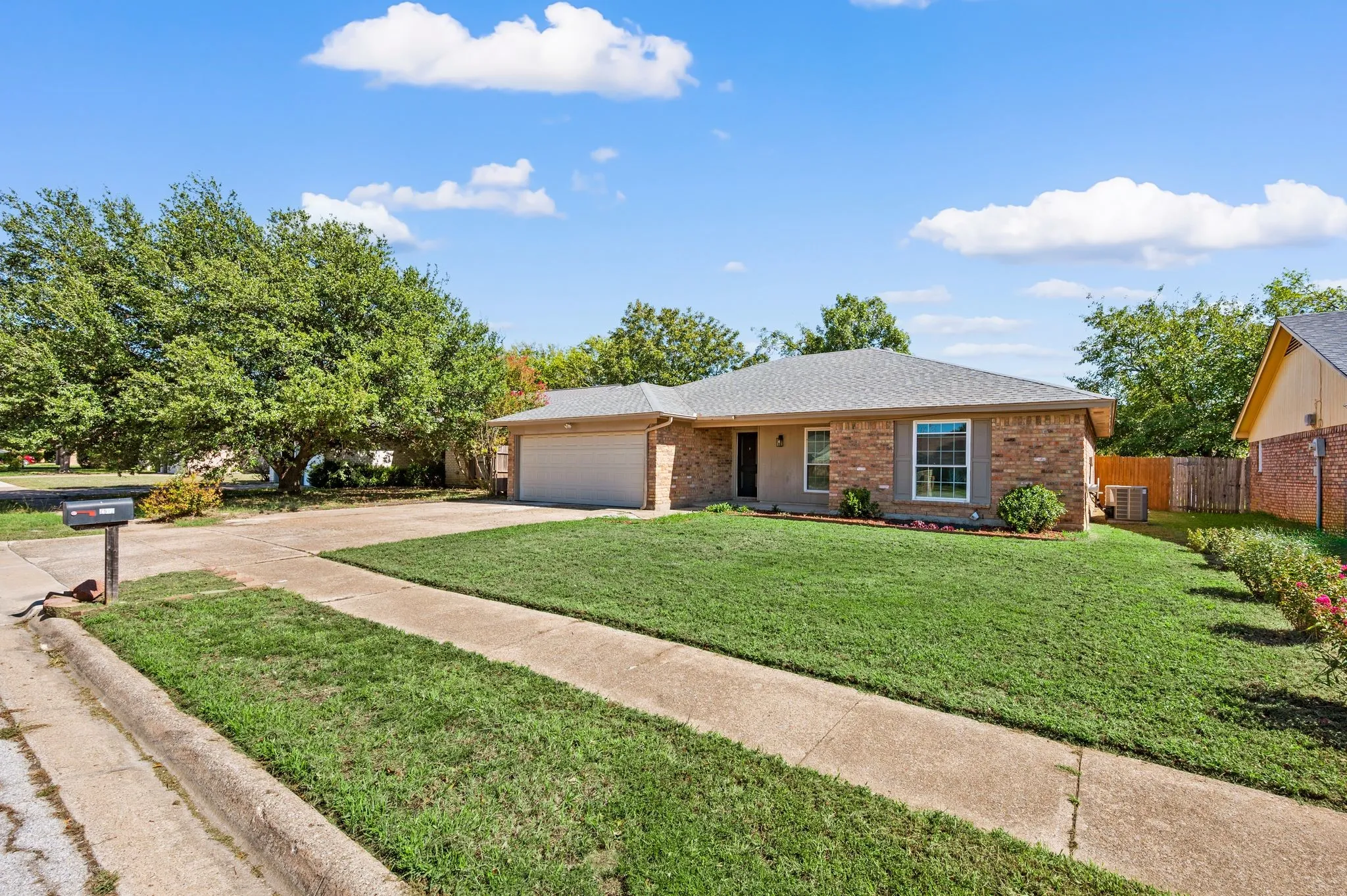 Single Family Residence For Sale in Tarrant County , 7512 Clover Lane, Watauga, Texas 76148, 3 Bedroom, 2 Bathroom, 2 Garage spaces, 1,340 Sqft, built in 1979, mls#21406076, Real Estate Agent in Watauga, Homes For Sale in Tarrant county, Homes For Sale in Watauga, Realtor in Watauga Texas, Real Estate Brokerage Independent Realty Texas, Luminita Cordes Realtor
